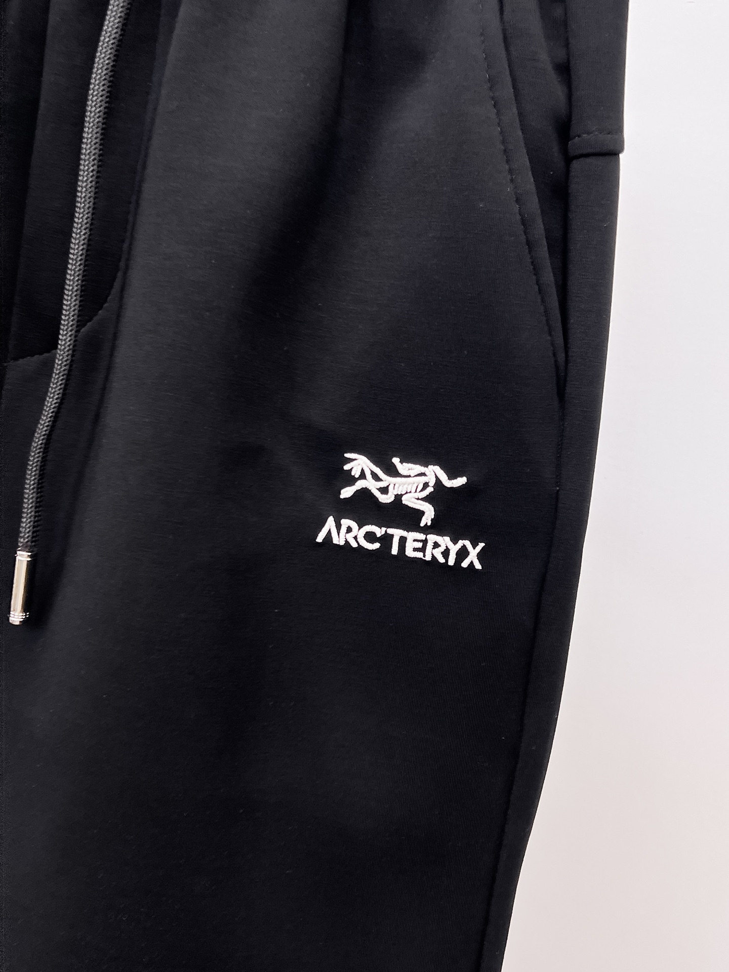 ARC'TERYX 始祖鳥 黑色休閒短褲 男士運動五分褲 戶外簡約機能短褲| 16 ARC'TERYX 始祖鳥 黑色休閒短褲 男士運動五分褲 戶外簡約機能短褲
