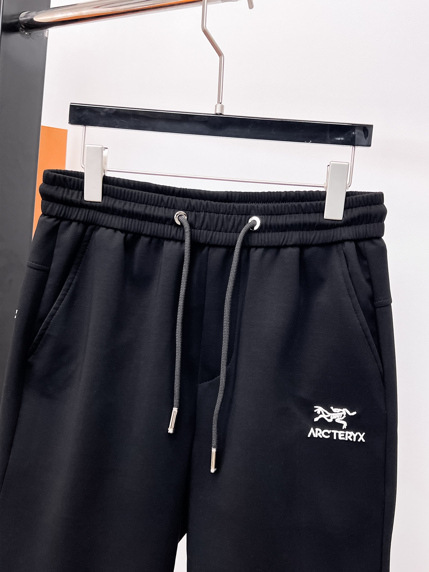 ARC'TERYX 始祖鳥 黑色休閒短褲 男士運動五分褲 戶外簡約機能短褲| 15 ARC'TERYX 始祖鳥 黑色休閒短褲 男士運動五分褲 戶外簡約機能短褲