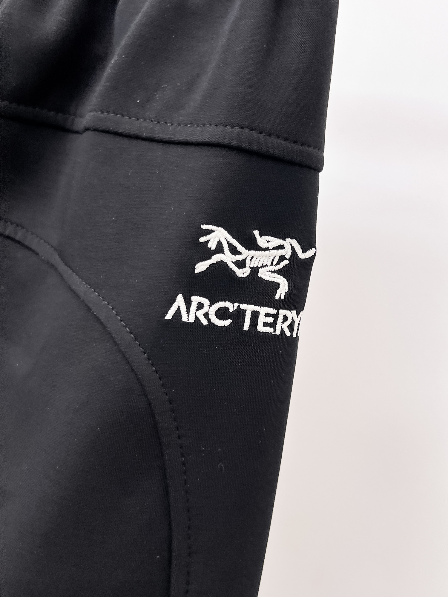 ARC'TERYX 始祖鳥 黑色休閒短褲 男士運動五分褲 戶外簡約機能短褲| 12 ARC'TERYX 始祖鳥 黑色休閒短褲 男士運動五分褲 戶外簡約機能短褲