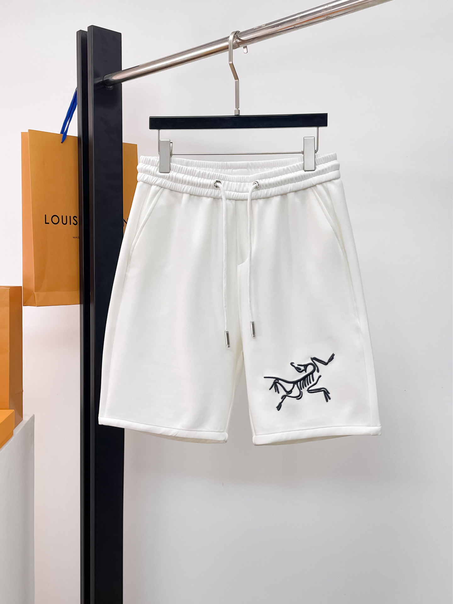 ARC'TERYX 始祖鳥 白色休閒短褲 男士運動五分褲 夏季清爽機能短褲| 3 ARC'TERYX 始祖鳥 白色休閒短褲 男士運動五分褲 夏季清爽機能短褲