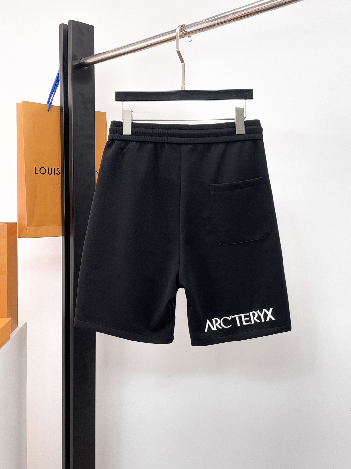 Arc'teryx 始祖鳥高仿男士黑色休閒短褲 刺繡鳥標抽繩五分褲夏季百搭款| 14 Arc'teryx 始祖鳥高仿男士黑色休閒短褲 刺繡鳥標抽繩五分褲夏季百搭款