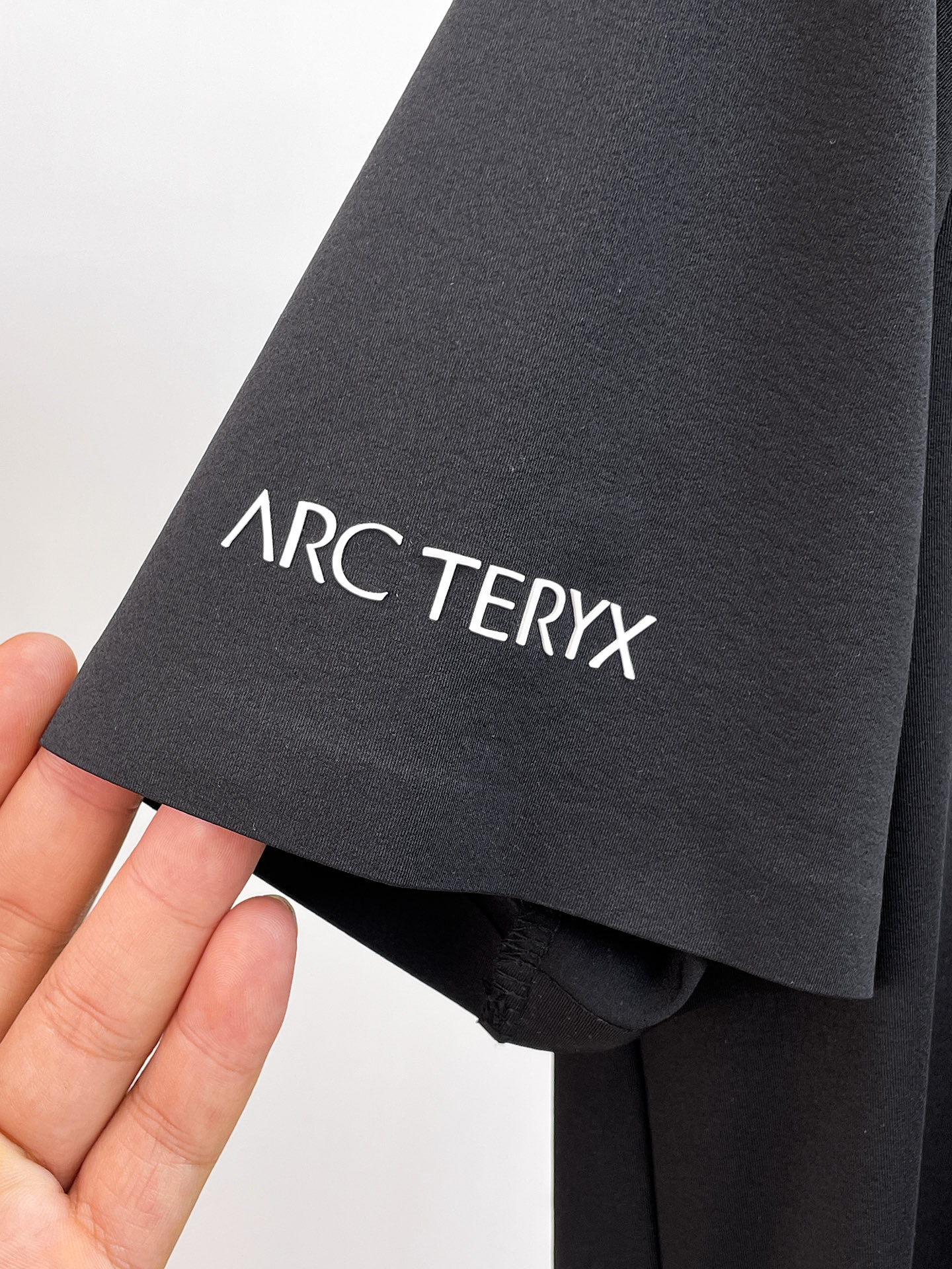 Arc'teryx 始祖鳥高仿男士深灰短袖T恤 拉鍊胸袋鳥標機能休閒上衣| 9 Arc'teryx 始祖鳥高仿男士深灰短袖T恤 拉鍊胸袋鳥標機能休閒上衣