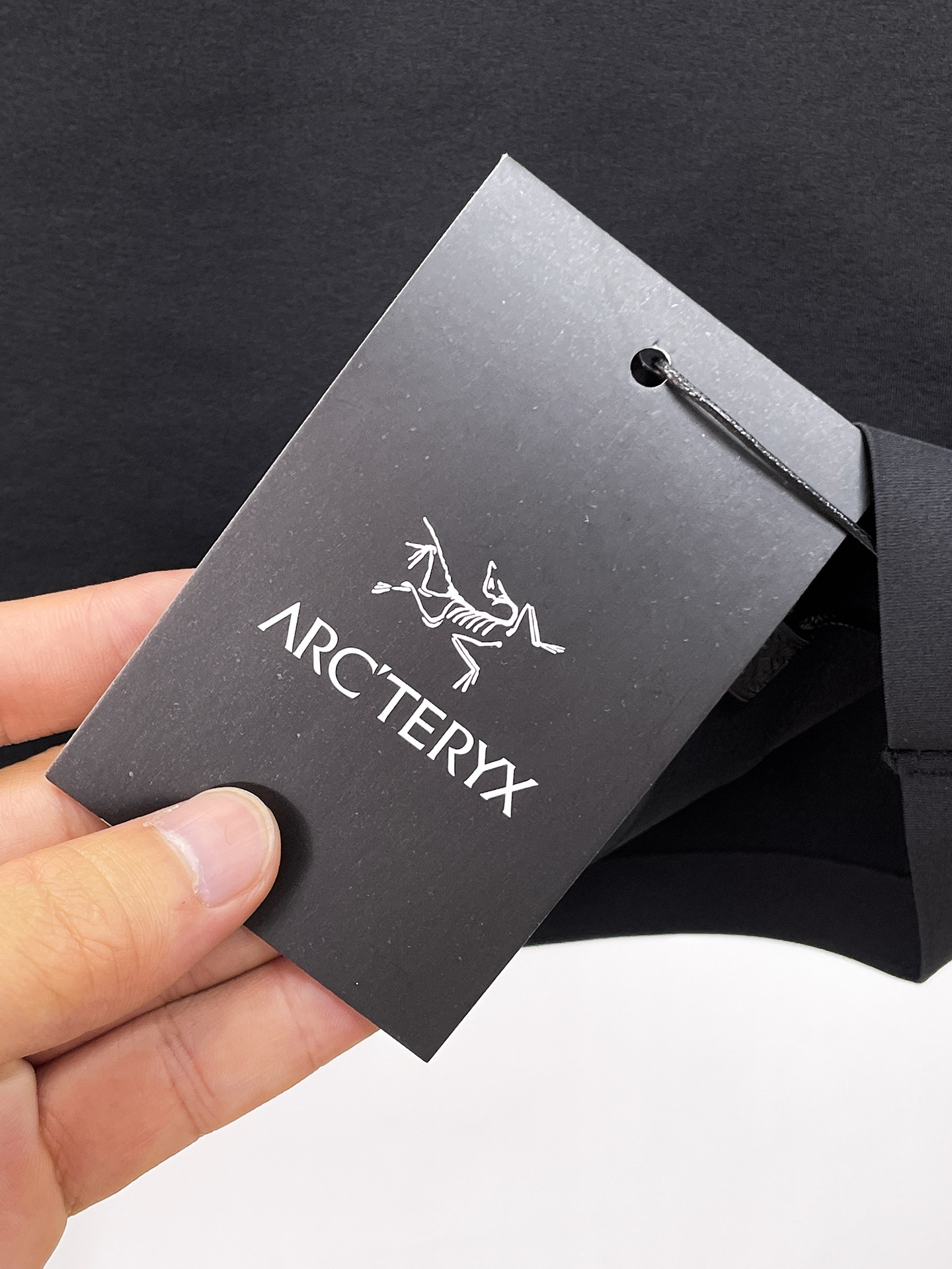 Arc'teryx 始祖鳥高仿男士深灰短袖T恤 拉鍊胸袋鳥標機能休閒上衣| 7 Arc'teryx 始祖鳥高仿男士深灰短袖T恤 拉鍊胸袋鳥標機能休閒上衣
