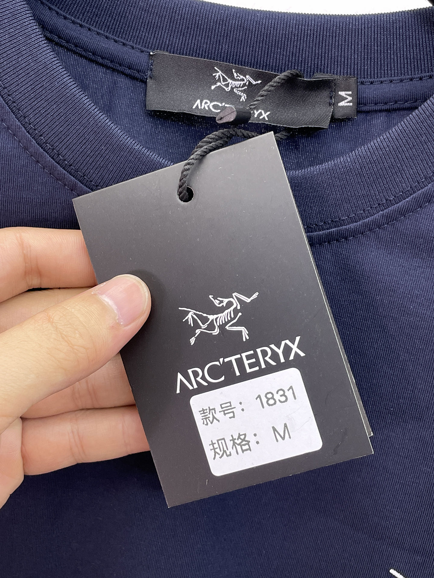 Arc'teryx 始祖鳥A貨男士藏藍短袖T恤 經典鳥標圓領夏季休閒百搭上衣