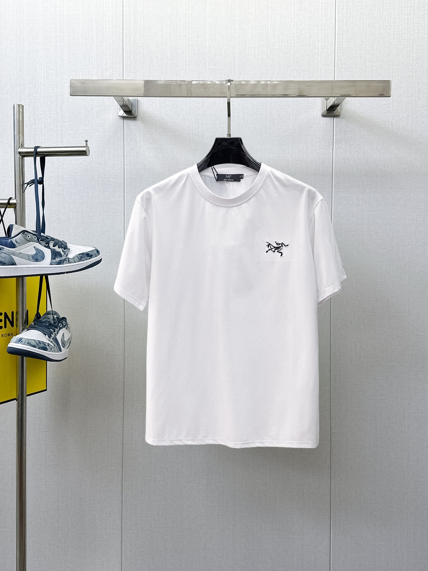 Arc'teryx 復刻男士白色短袖T恤 黑色小鳥標圓領簡約百搭上衣