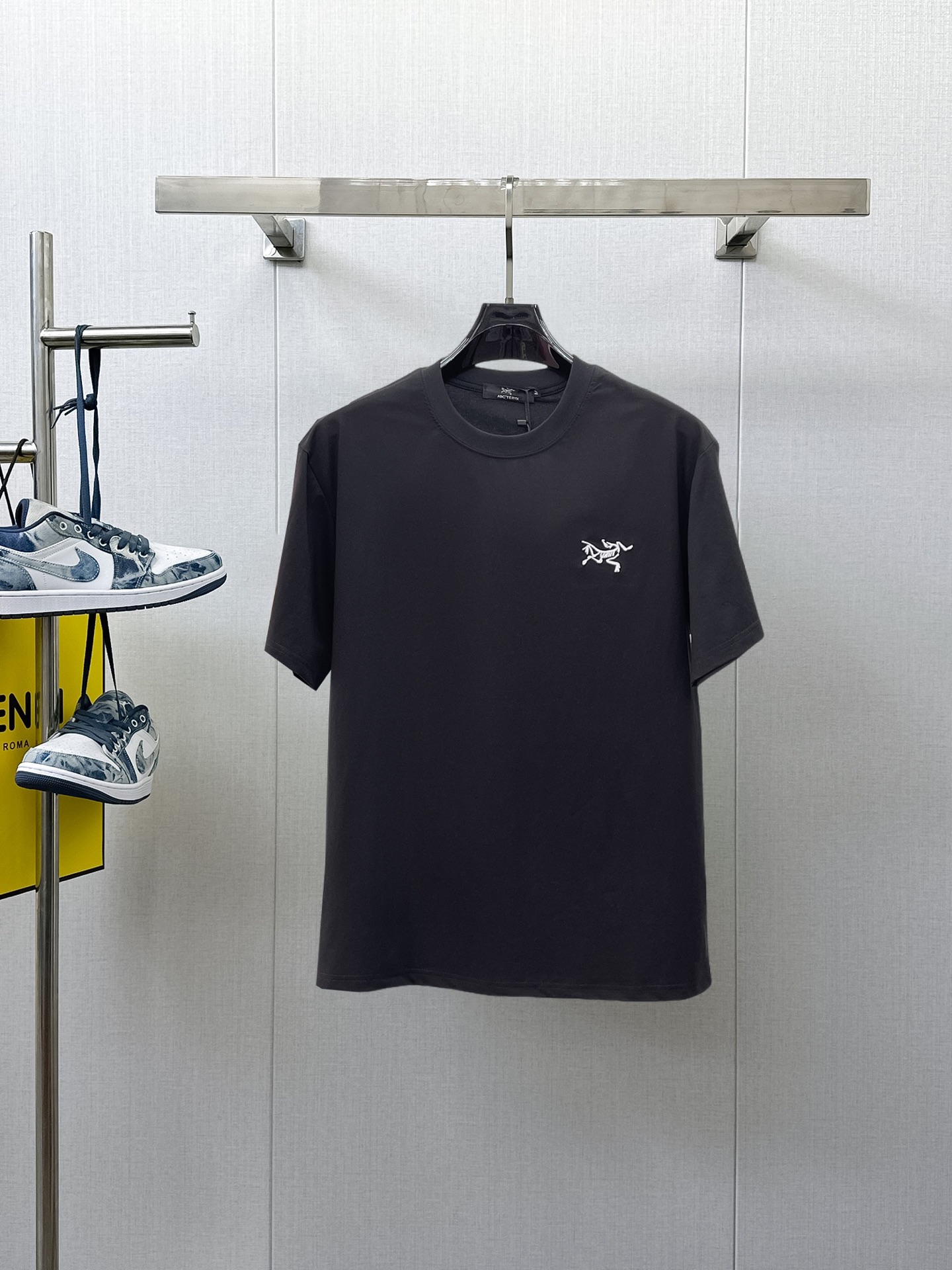 Arc'teryx 高仿男士黑色短袖T恤 白色鳥標簡約圓領夏季休閒款| 3 Arc'teryx 高仿男士黑色短袖T恤 白色鳥標簡約圓領夏季休閒款
