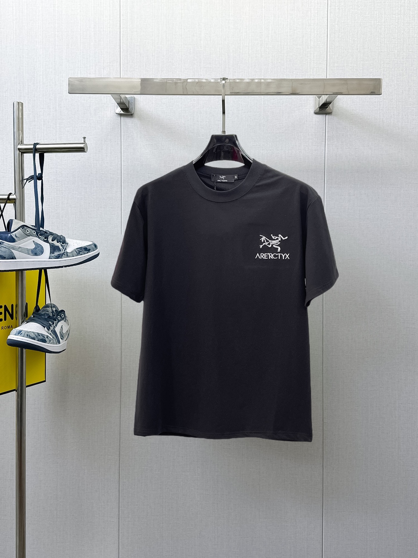 Arc'teryx 高仿男士黑色短袖T恤 白色鳥標簡約圓領夏季休閒款
