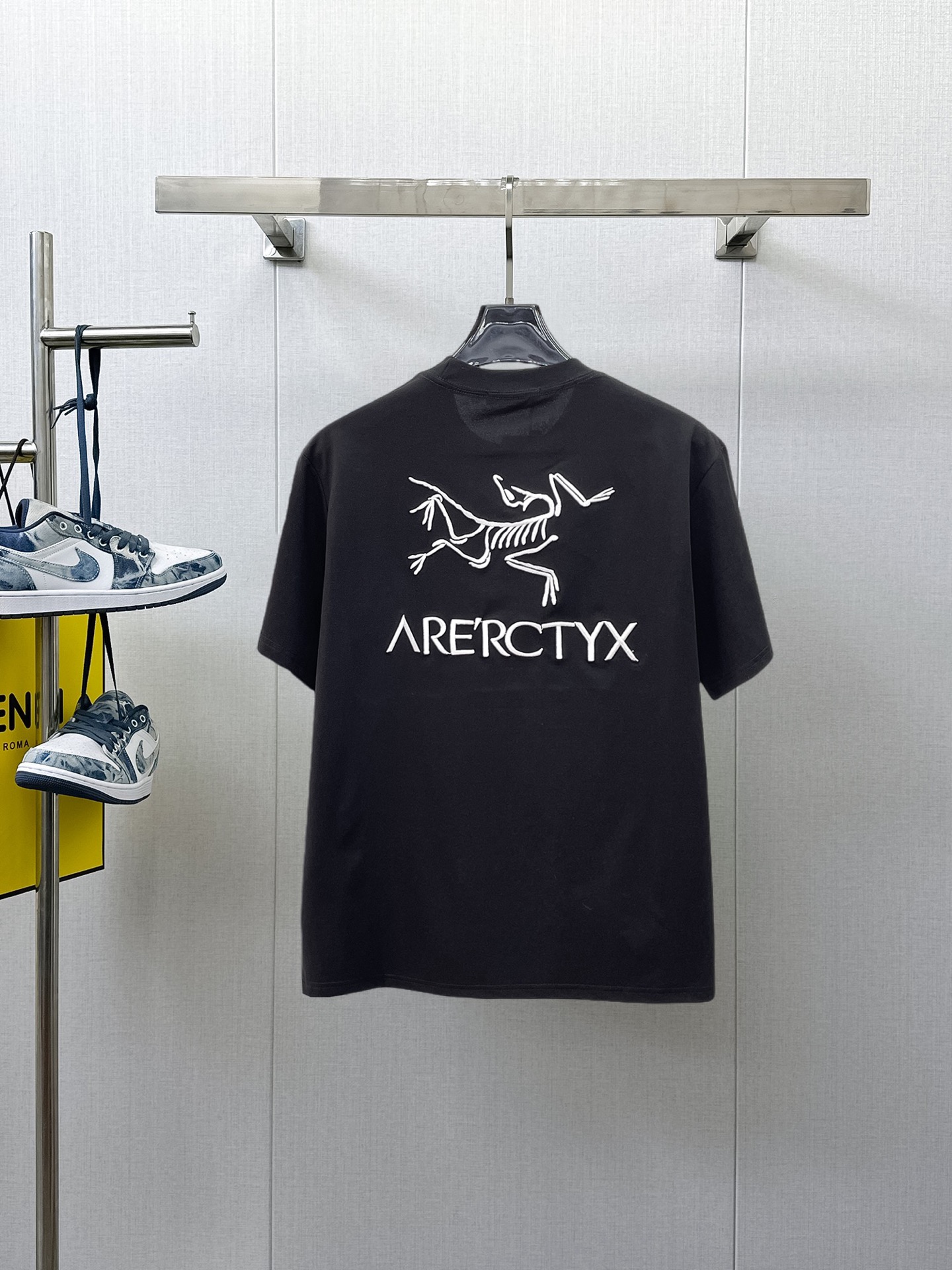Arc'teryx 高仿男士黑色短袖T恤 白色鳥標簡約圓領夏季休閒款