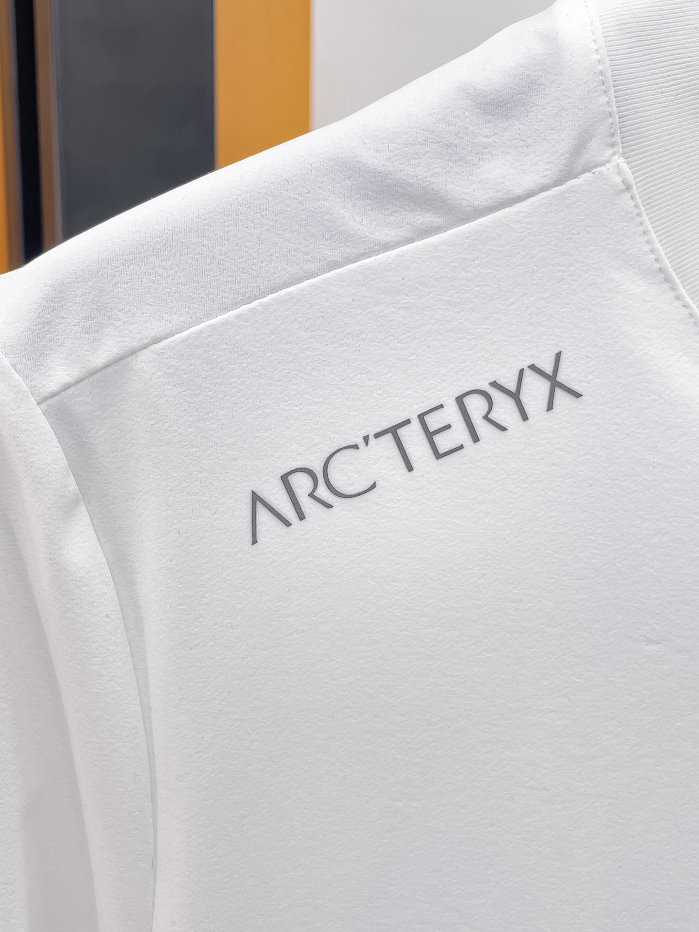 Arc'teryx 一比一男士白色短袖T恤 鳥標字母刺繡圓領休閒上衣| 8 Arc'teryx 一比一男士白色短袖T恤 鳥標字母刺繡圓領休閒上衣