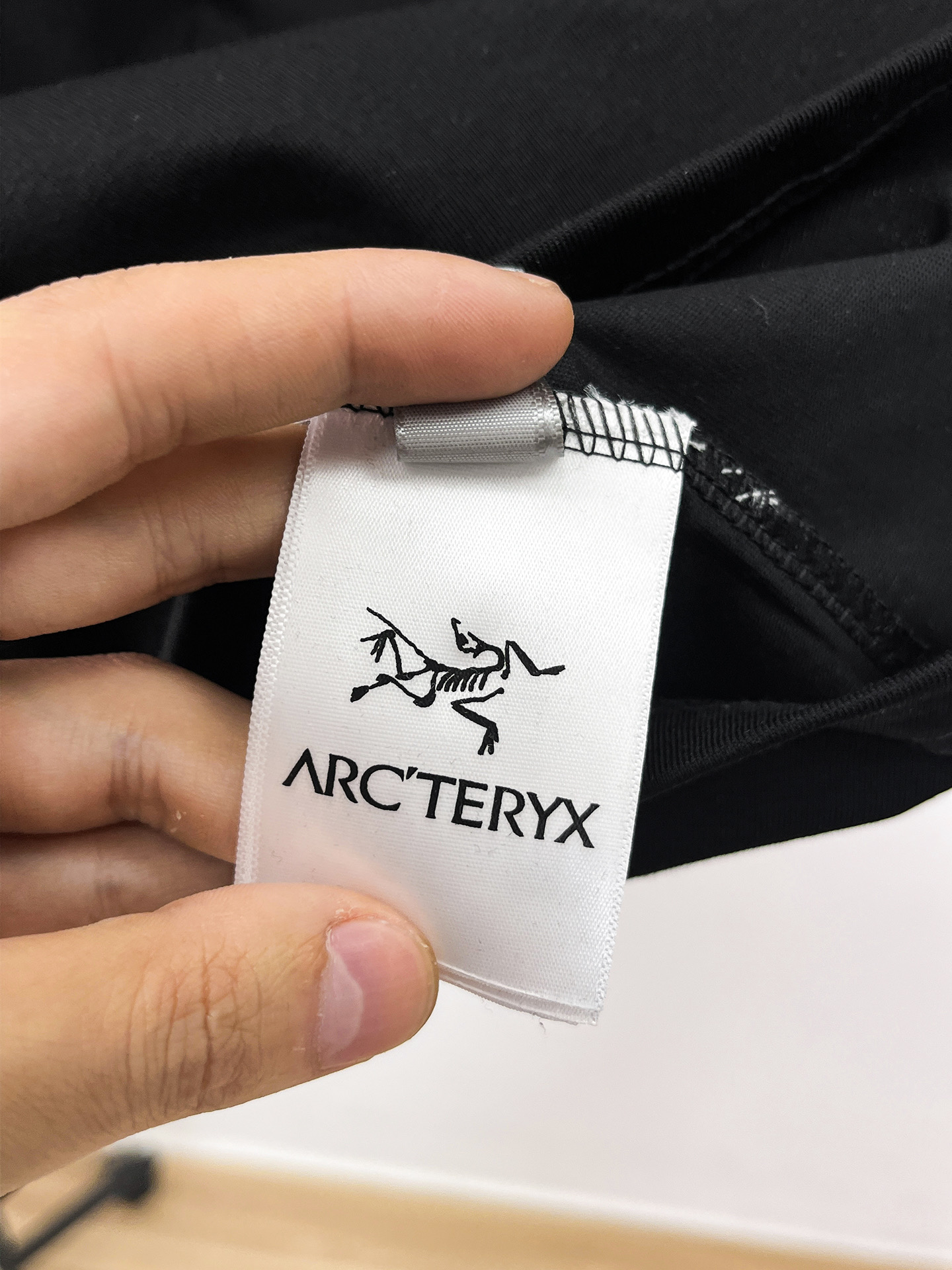Arc'teryx 高仿男士黑色短袖T恤 經典鳥標字母刺繡戶外休閒百搭款| 8 Arc'teryx 高仿男士黑色短袖T恤 經典鳥標字母刺繡戶外休閒百搭款