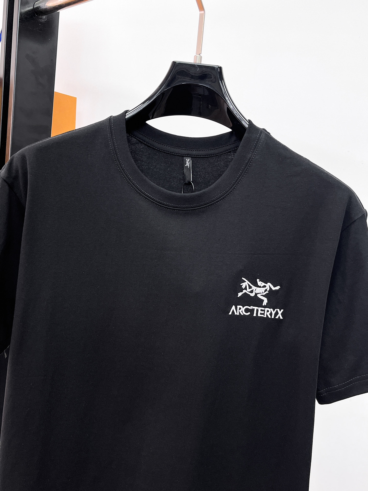 Arc'teryx 高仿男士黑色短袖T恤 經典鳥標字母刺繡戶外休閒百搭款| 7 Arc'teryx 高仿男士黑色短袖T恤 經典鳥標字母刺繡戶外休閒百搭款