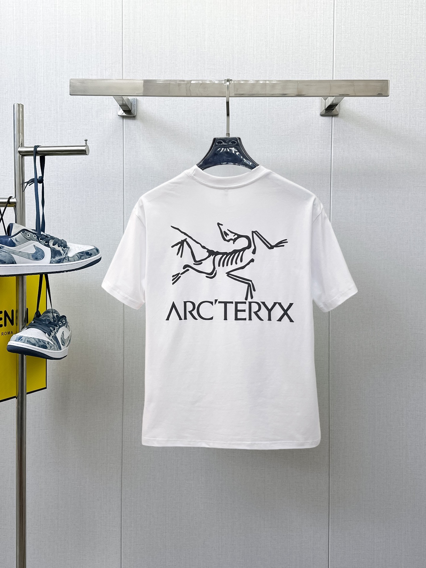 Arc'teryx 原單男士白色短袖T恤 黑色鳥標字母Logo簡約圓領上衣| 14 Arc'teryx 原單男士白色短袖T恤 黑色鳥標字母Logo簡約圓領上衣