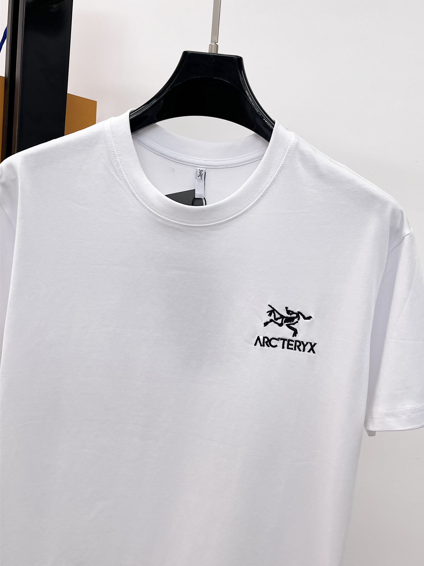 Arc'teryx 原單男士白色短袖T恤 黑色鳥標字母Logo簡約圓領上衣| 13 Arc'teryx 原單男士白色短袖T恤 黑色鳥標字母Logo簡約圓領上衣