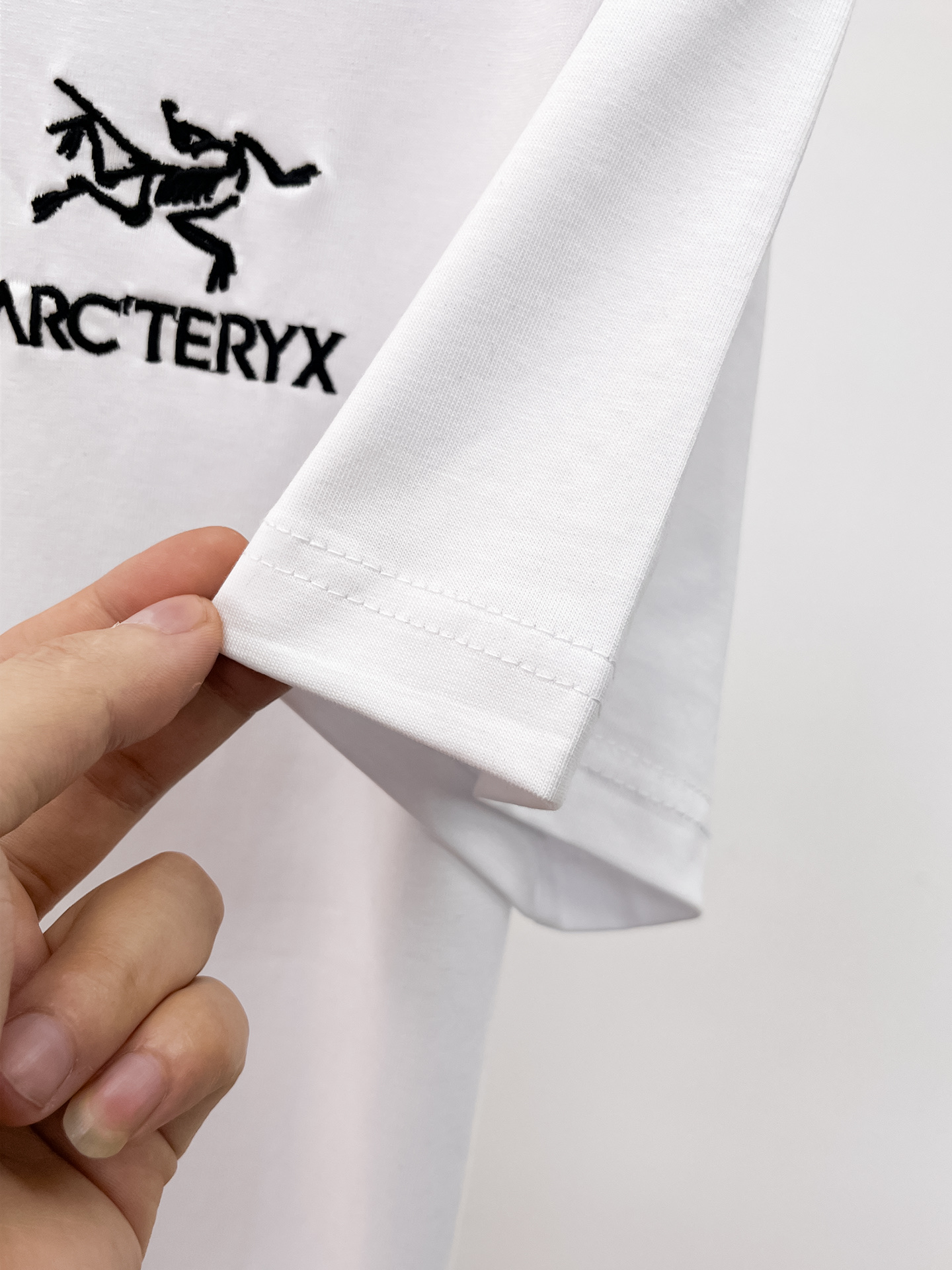 Arc'teryx 原單男士白色短袖T恤 黑色鳥標字母Logo簡約圓領上衣| 9 Arc'teryx 原單男士白色短袖T恤 黑色鳥標字母Logo簡約圓領上衣