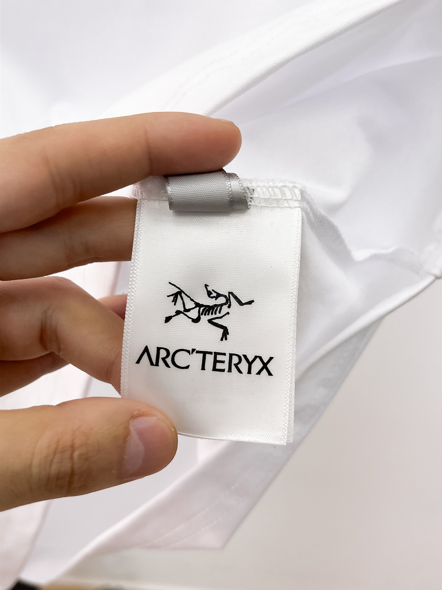 Arc'teryx 原單男士白色短袖T恤 黑色鳥標字母Logo簡約圓領上衣| 7 Arc'teryx 原單男士白色短袖T恤 黑色鳥標字母Logo簡約圓領上衣