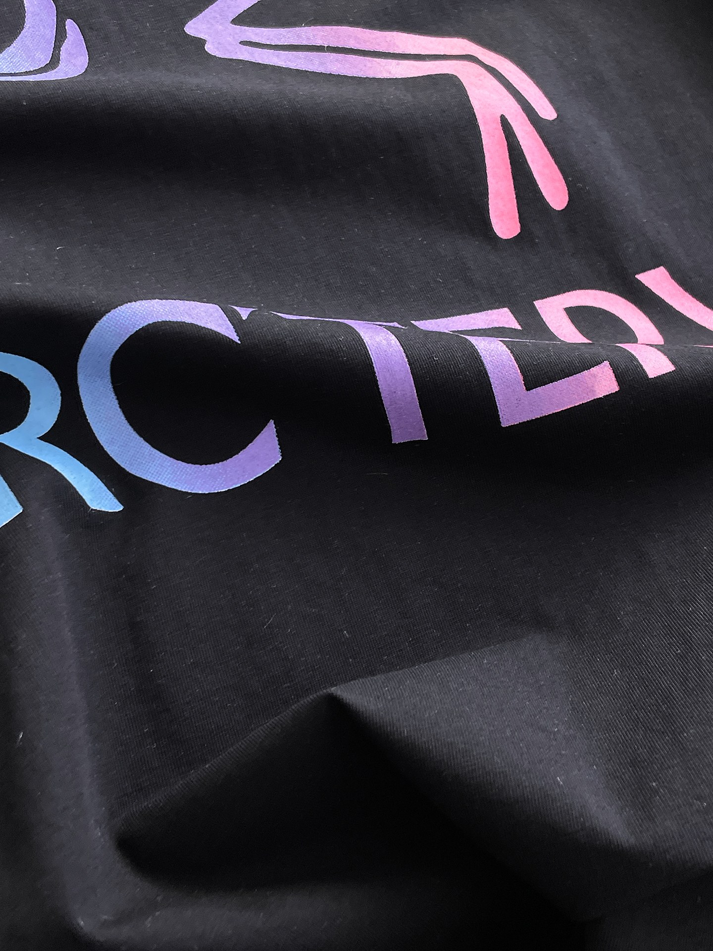 Arc'teryx 高仿男士黑色短袖T恤 彩色漸層鳥標Logo夏季潮流圓領上衣| 10 Arc'teryx 高仿男士黑色短袖T恤 彩色漸層鳥標Logo夏季潮流圓領上衣