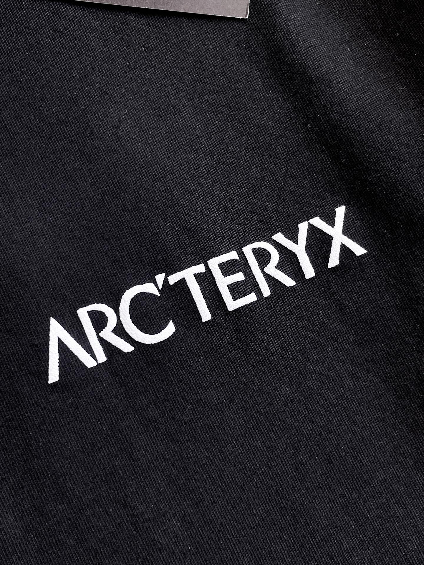 Arc'teryx 高仿男士黑色短袖T恤 白色字母Logo簡約圓領通勤休閒上衣| 7 Arc'teryx 高仿男士黑色短袖T恤 白色字母Logo簡約圓領通勤休閒上衣