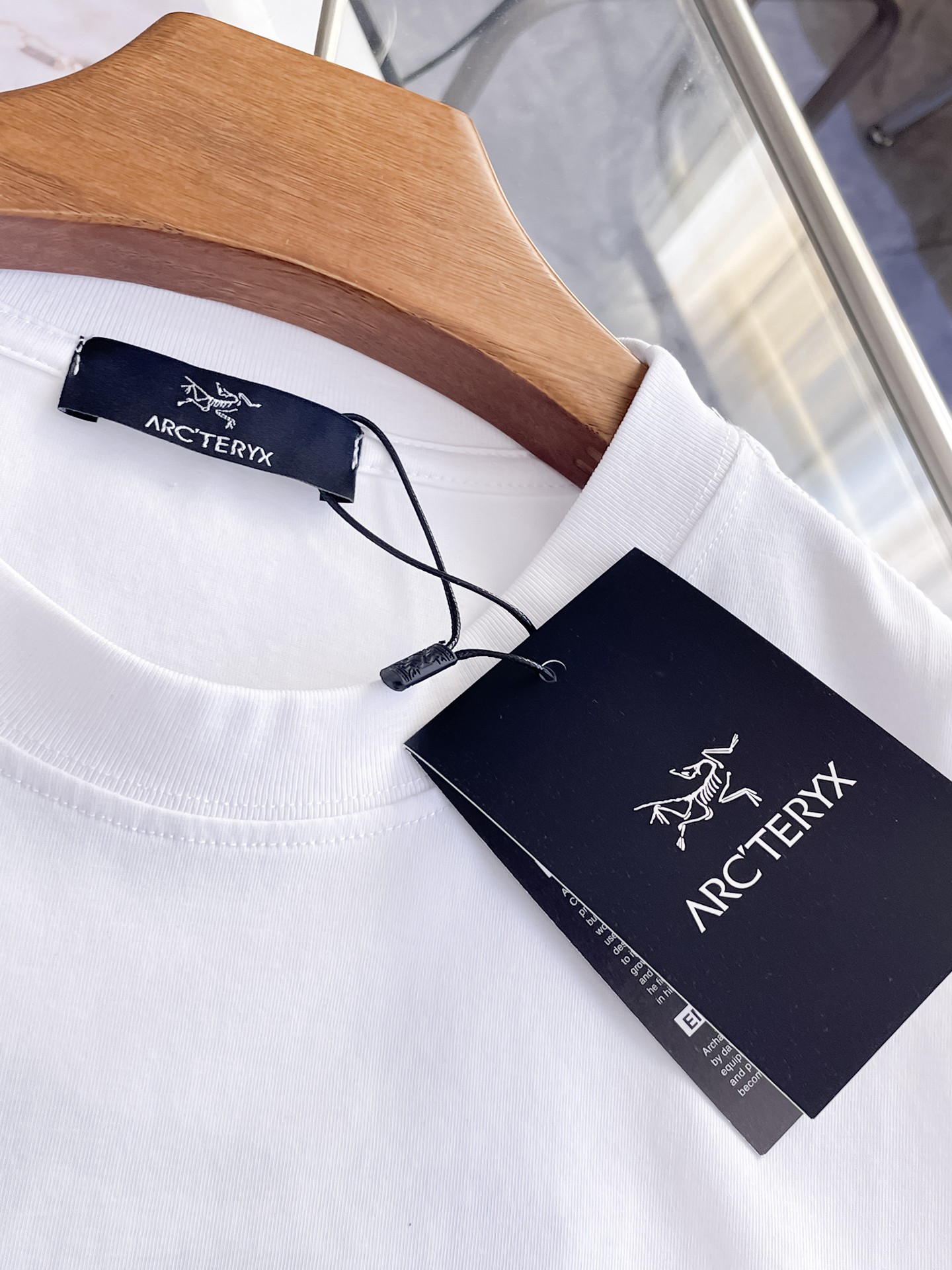 Arc'teryx 原單男士白色短袖T恤 黑色字母Logo極簡圓領夏季百搭上衣| 8 Arc'teryx 原單男士白色短袖T恤 黑色字母Logo極簡圓領夏季百搭上衣