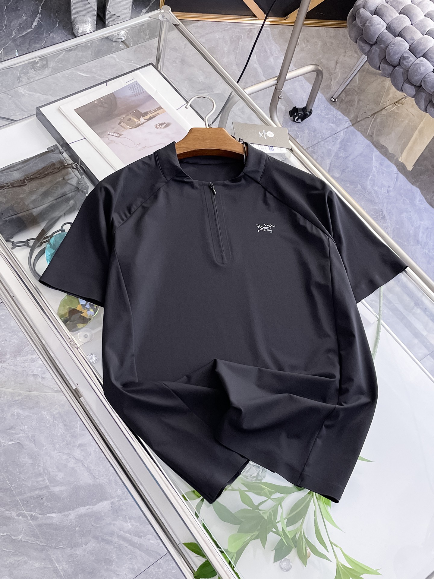 ARC'TERYX 一比一男士黑色半拉鍊短袖T恤 戶外機能速乾休閒上衣