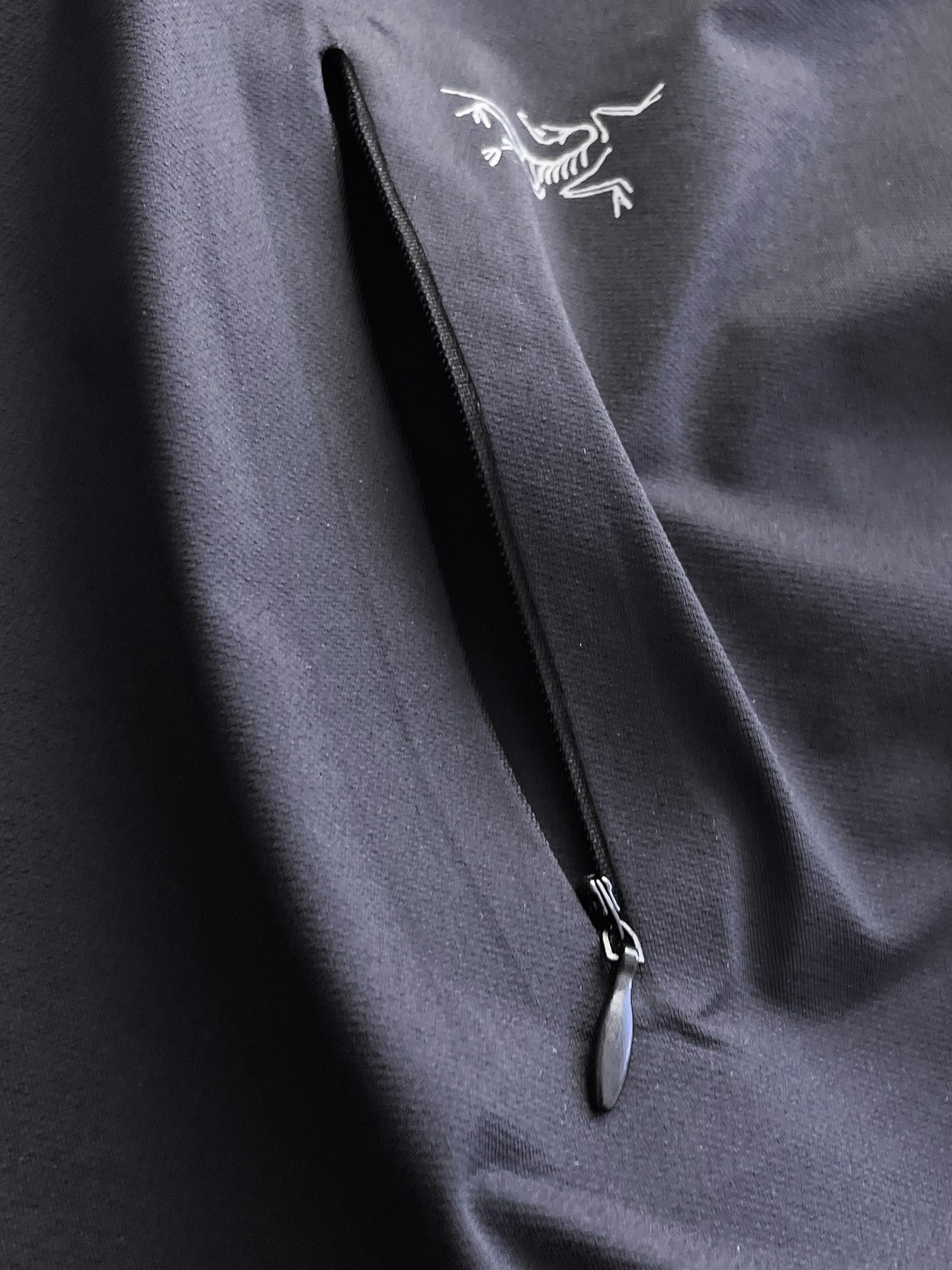 ARC'TERYX A貨男士黑色短袖T恤 胸前拉鍊口袋鳥標戶外機能上衣| 10 ARC'TERYX A貨男士黑色短袖T恤 胸前拉鍊口袋鳥標戶外機能上衣