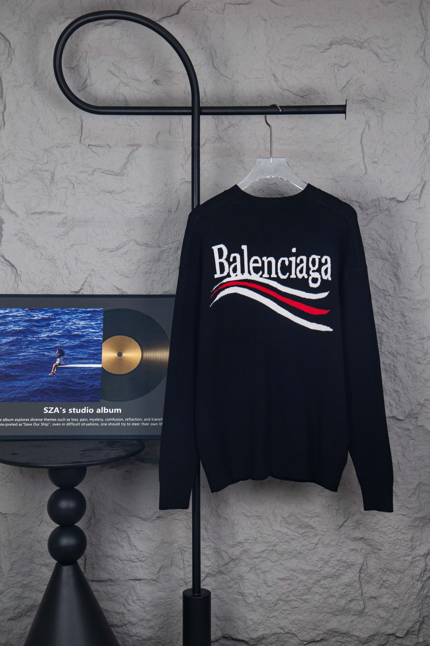 BALENCIAGA 原單男女款黑色圓領針織衫 白色字母Logo秋冬休閒毛衣| 13 BALENCIAGA 原單男女款黑色圓領針織衫 白色字母Logo秋冬休閒毛衣