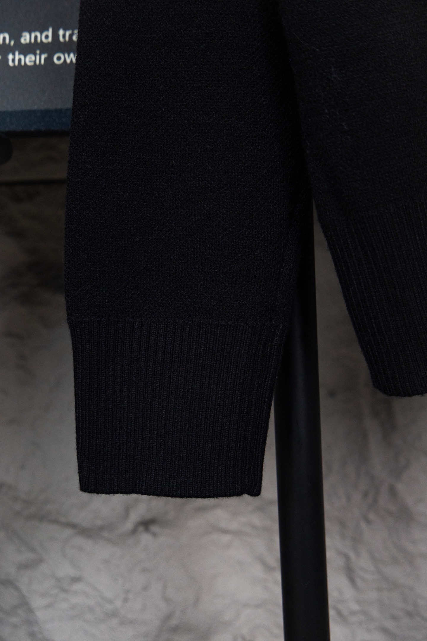 BALENCIAGA 原單男女款黑色圓領針織衫 白色字母Logo秋冬休閒毛衣| 7 BALENCIAGA 原單男女款黑色圓領針織衫 白色字母Logo秋冬休閒毛衣