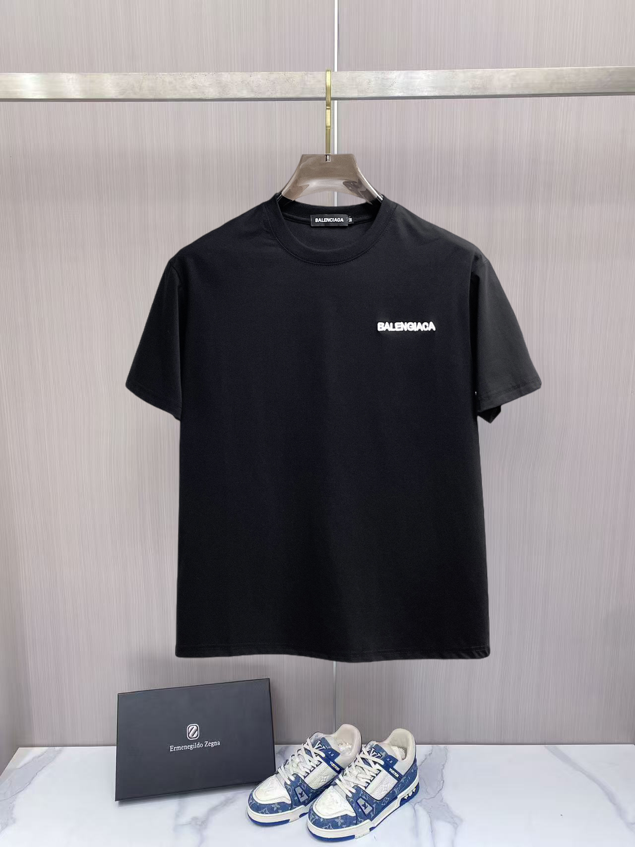 BALENCIAGA 一比一男女款黑色短袖T恤 白色小Logo簡約街頭上衣
