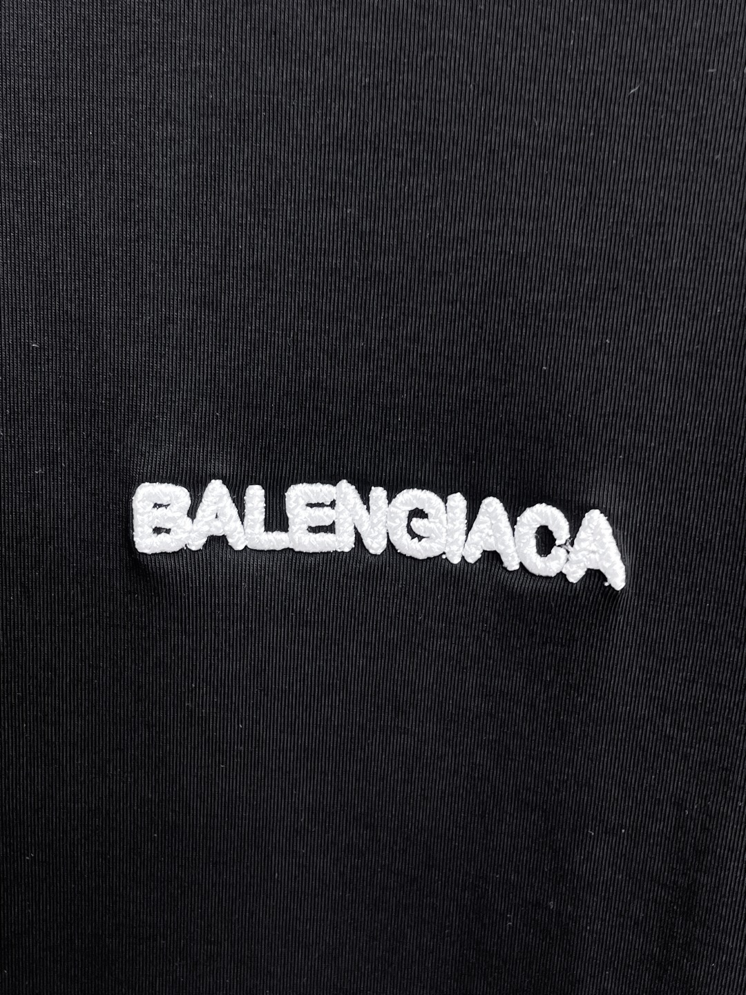 BALENCIAGA 一比一男女款黑色短袖T恤 白色小Logo簡約街頭上衣| 10 BALENCIAGA 一比一男女款黑色短袖T恤 白色小Logo簡約街頭上衣
