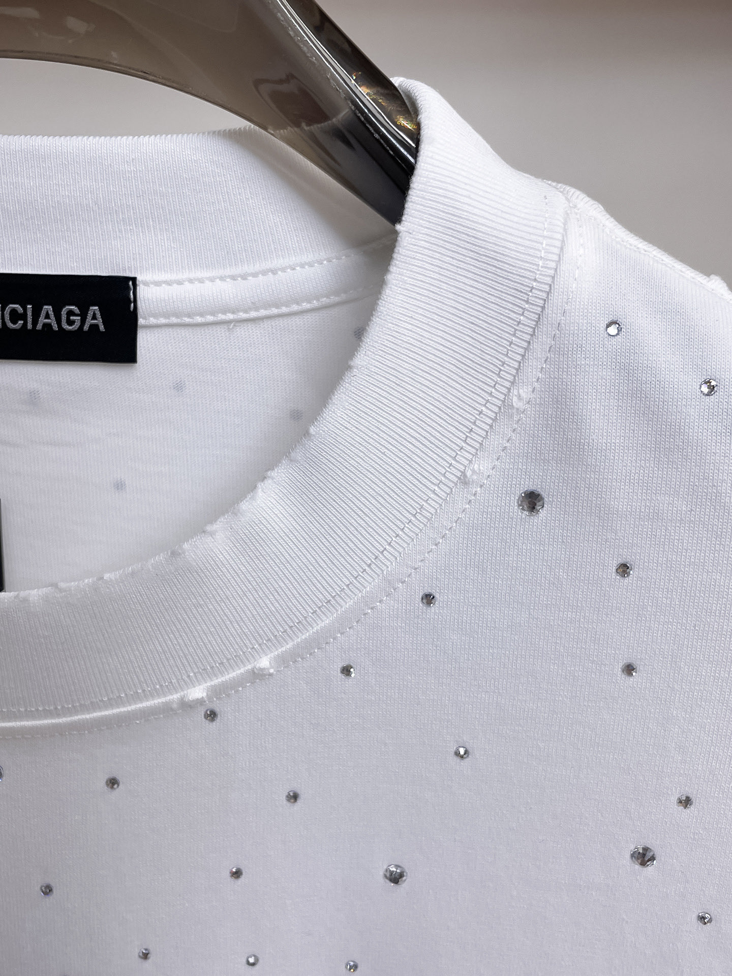 BALENCIAGA 復刻男女款白色滿鑽短袖T恤 水鑽Logo寬鬆潮流上衣| 10 BALENCIAGA 復刻男女款白色滿鑽短袖T恤 水鑽Logo寬鬆潮流上衣