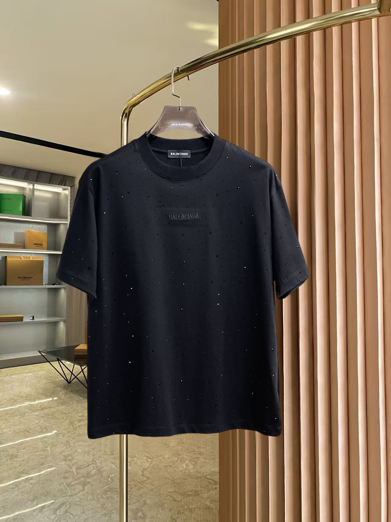 BALENCIAGA 高仿男女款黑色滿鑽短袖T恤 水鑽Logo潮流寬鬆上衣| 2 BALENCIAGA 高仿男女款黑色滿鑽短袖T恤 水鑽Logo潮流寬鬆上衣