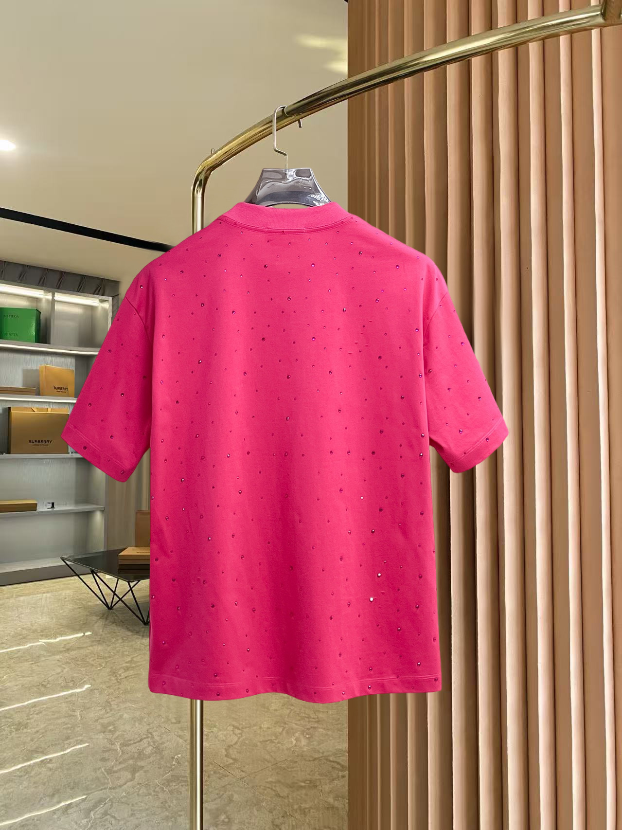 BALENCIAGA 高仿玫紅色滿鑽短袖T恤 水鑽Logo男女款寬鬆潮流上衣| 14 BALENCIAGA 高仿玫紅色滿鑽短袖T恤 水鑽Logo男女款寬鬆潮流上衣