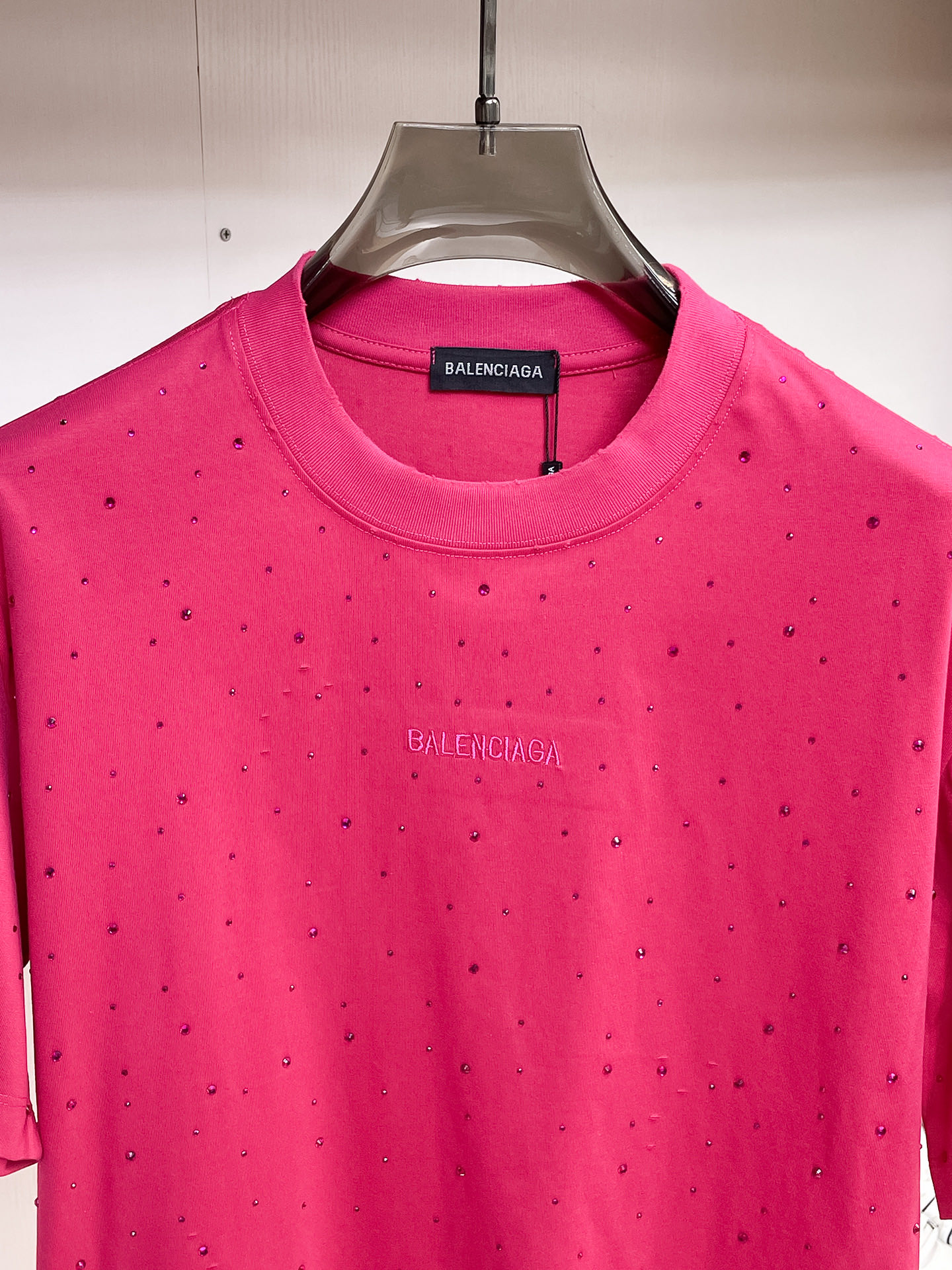 BALENCIAGA 高仿玫紅色滿鑽短袖T恤 水鑽Logo男女款寬鬆潮流上衣| 13 BALENCIAGA 高仿玫紅色滿鑽短袖T恤 水鑽Logo男女款寬鬆潮流上衣