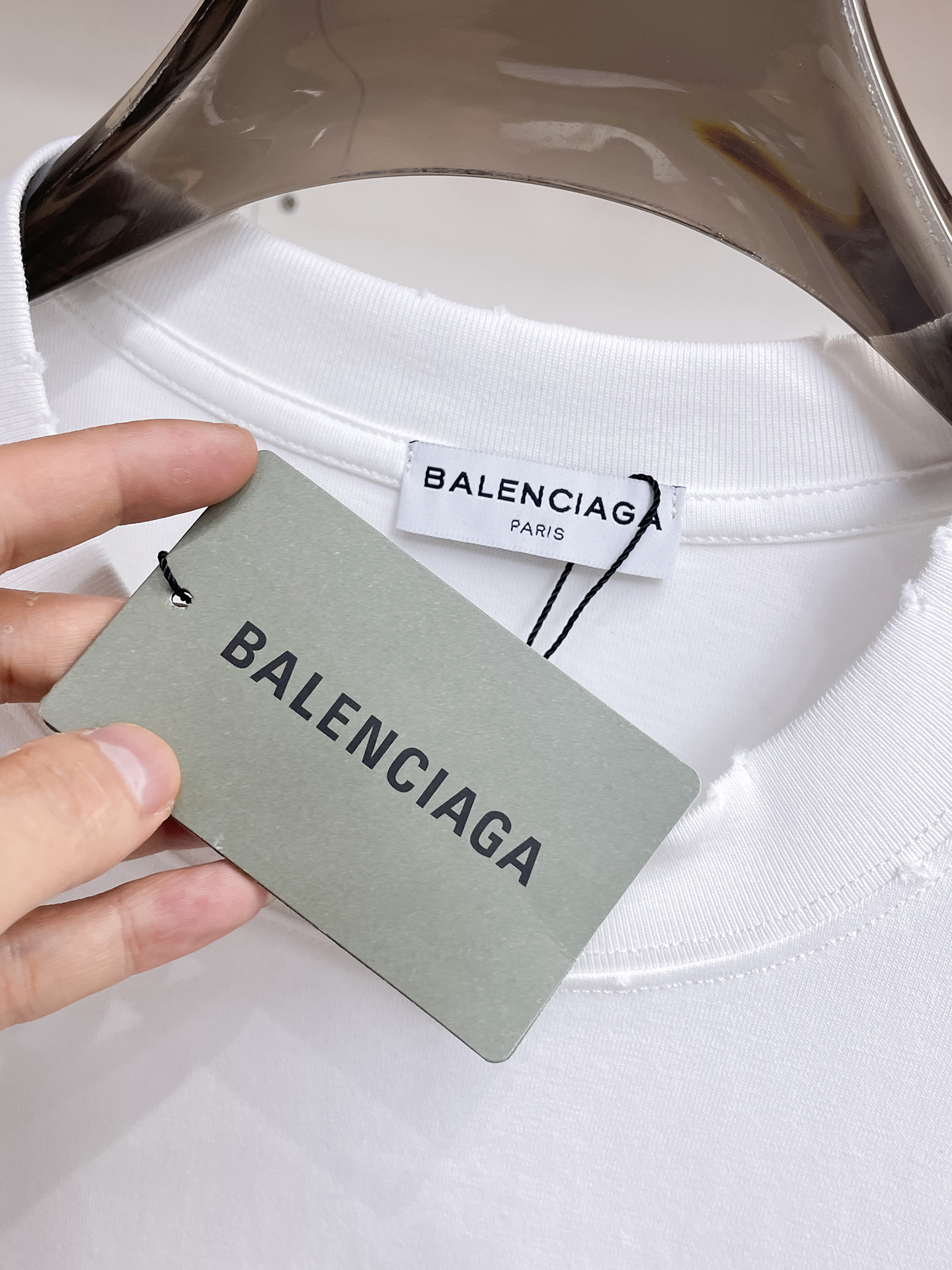 BALENCIAGA 原單白色刺繡Logo短袖T恤 男女款寬鬆圓領休閒上衣| 11 BALENCIAGA 原單白色刺繡Logo短袖T恤 男女款寬鬆圓領休閒上衣