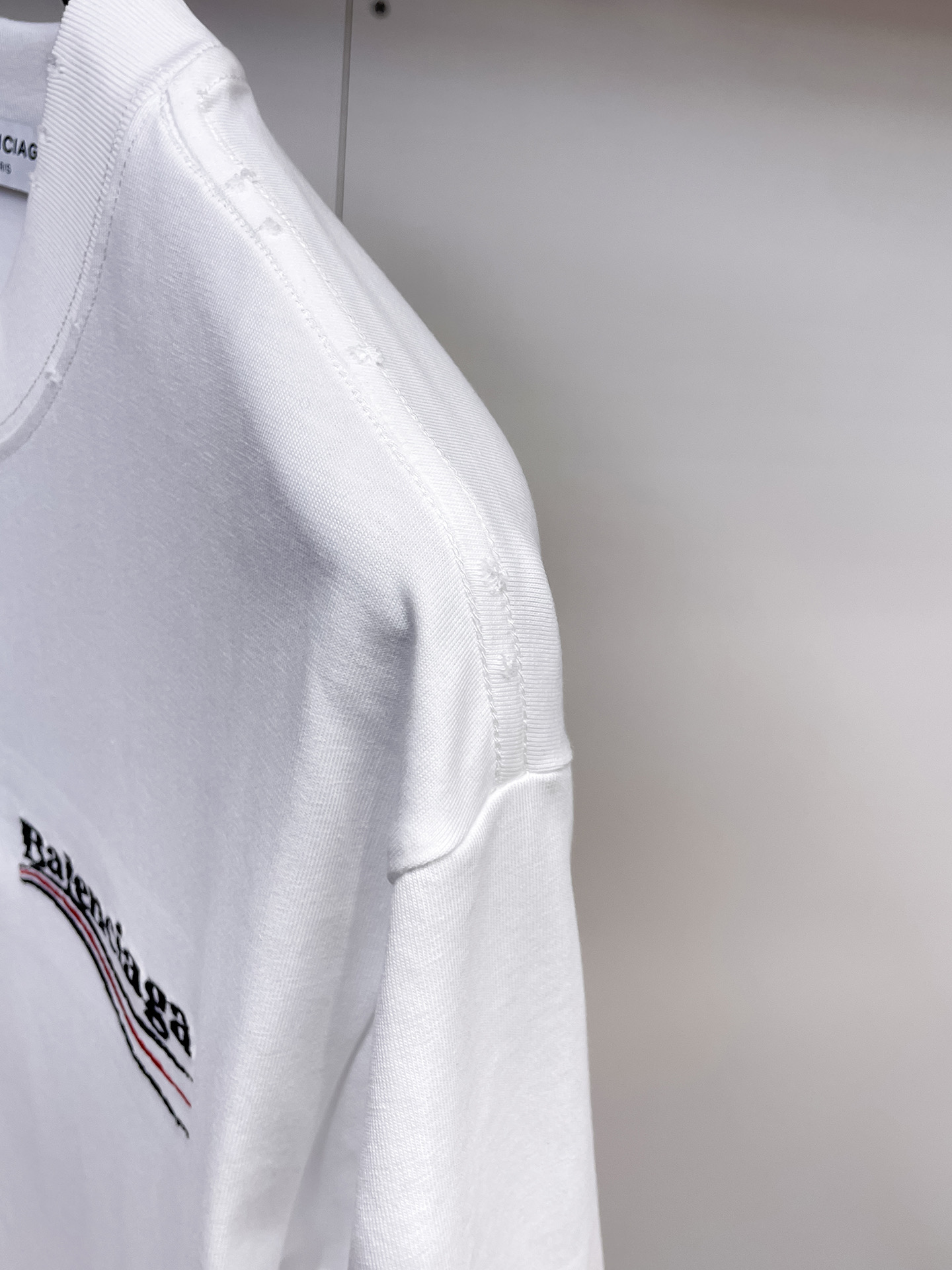 BALENCIAGA 原單白色刺繡Logo短袖T恤 男女款寬鬆圓領休閒上衣| 9 BALENCIAGA 原單白色刺繡Logo短袖T恤 男女款寬鬆圓領休閒上衣