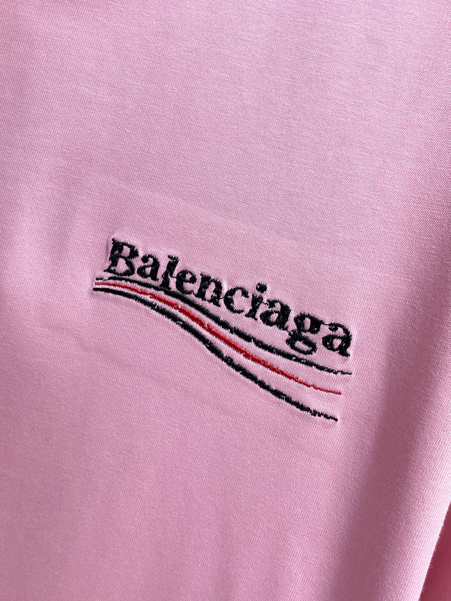 BALENCIAGA 一比一粉色刺繡Logo短袖T恤 男女款寬鬆休閒潮流上衣| 12 BALENCIAGA 一比一粉色刺繡Logo短袖T恤 男女款寬鬆休閒潮流上衣
