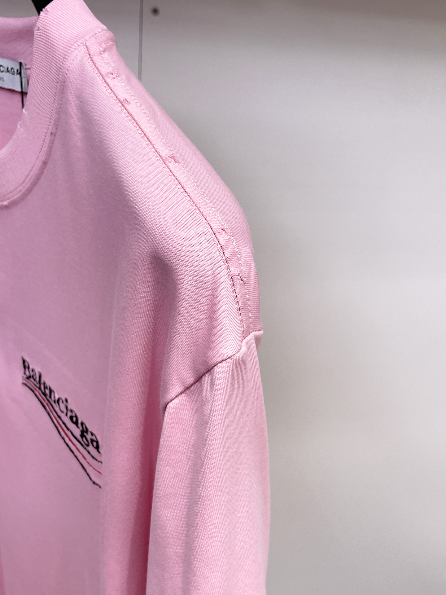 BALENCIAGA 一比一粉色刺繡Logo短袖T恤 男女款寬鬆休閒潮流上衣| 9 BALENCIAGA 一比一粉色刺繡Logo短袖T恤 男女款寬鬆休閒潮流上衣