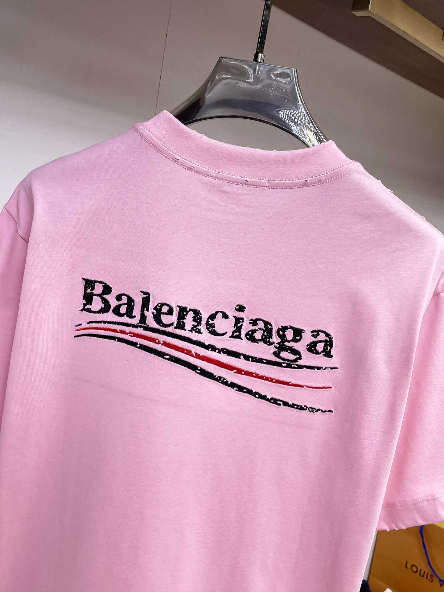 BALENCIAGA 一比一粉色刺繡Logo短袖T恤 男女款寬鬆休閒潮流上衣| 7 BALENCIAGA 一比一粉色刺繡Logo短袖T恤 男女款寬鬆休閒潮流上衣