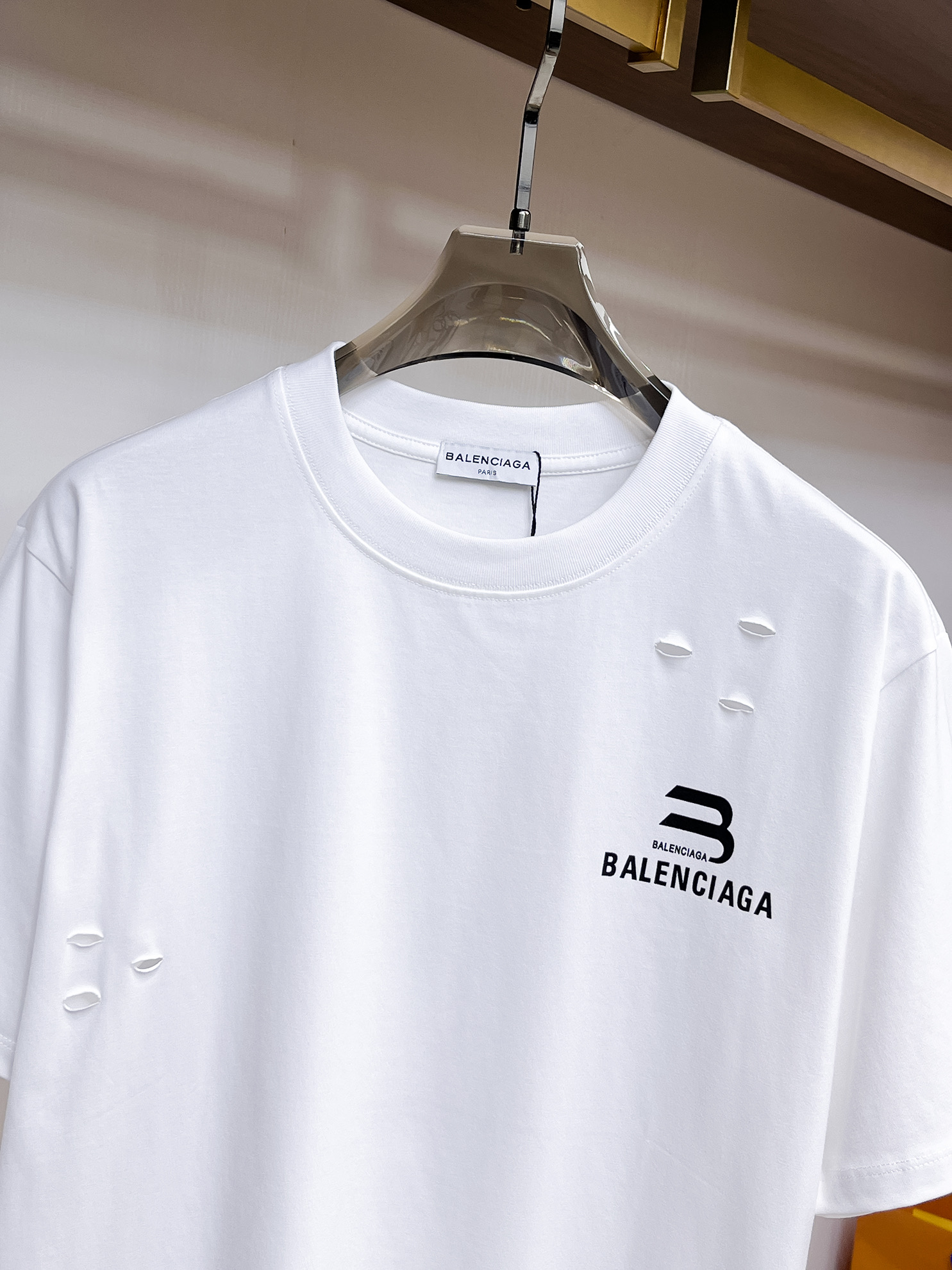 BALENCIAGA 復刻白色破洞短袖T恤 B字母Logo男女款做舊寬鬆上衣| 13 BALENCIAGA 復刻白色破洞短袖T恤 B字母Logo男女款做舊寬鬆上衣