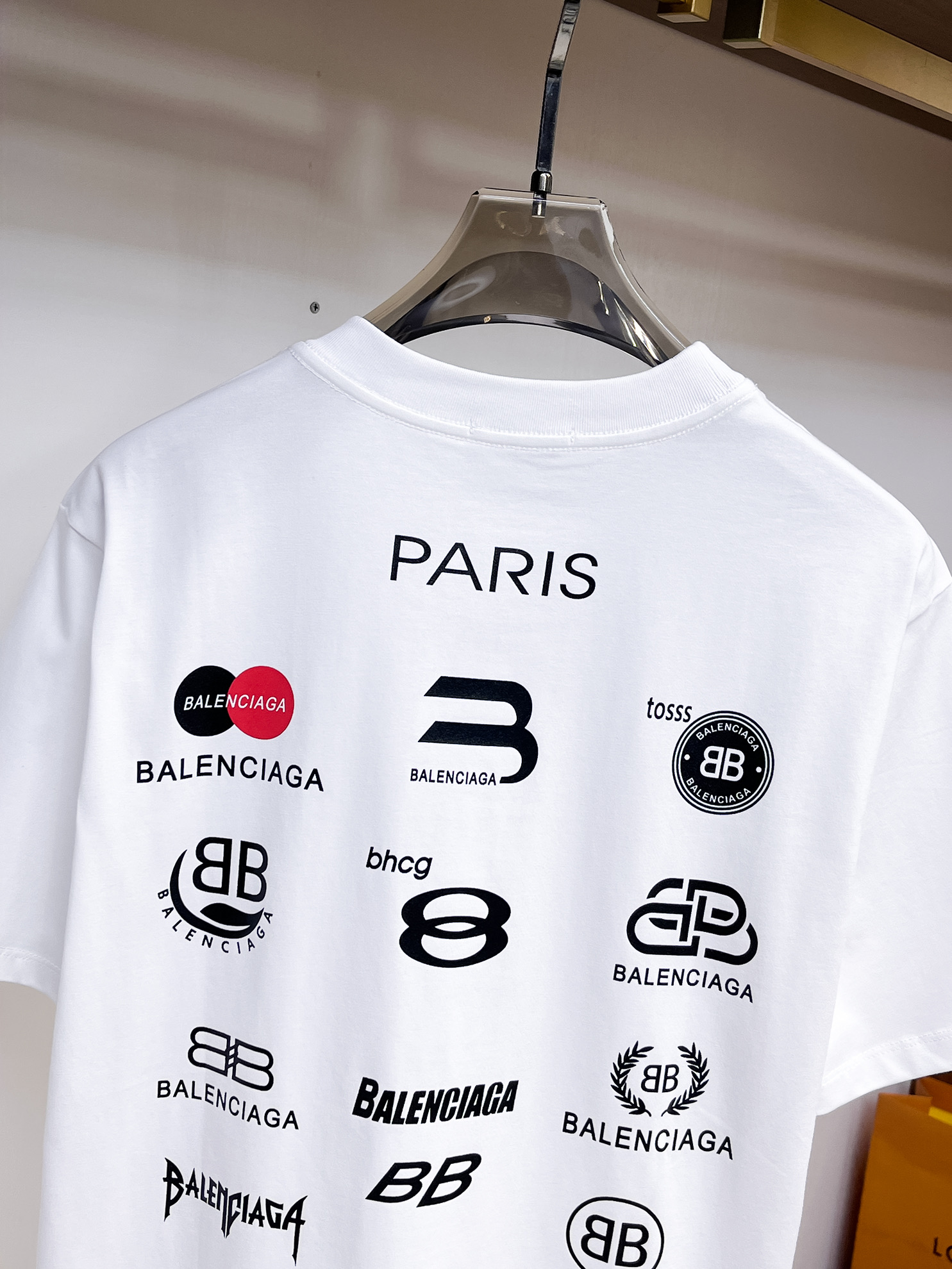 BALENCIAGA 復刻白色破洞短袖T恤 B字母Logo男女款做舊寬鬆上衣| 8 BALENCIAGA 復刻白色破洞短袖T恤 B字母Logo男女款做舊寬鬆上衣