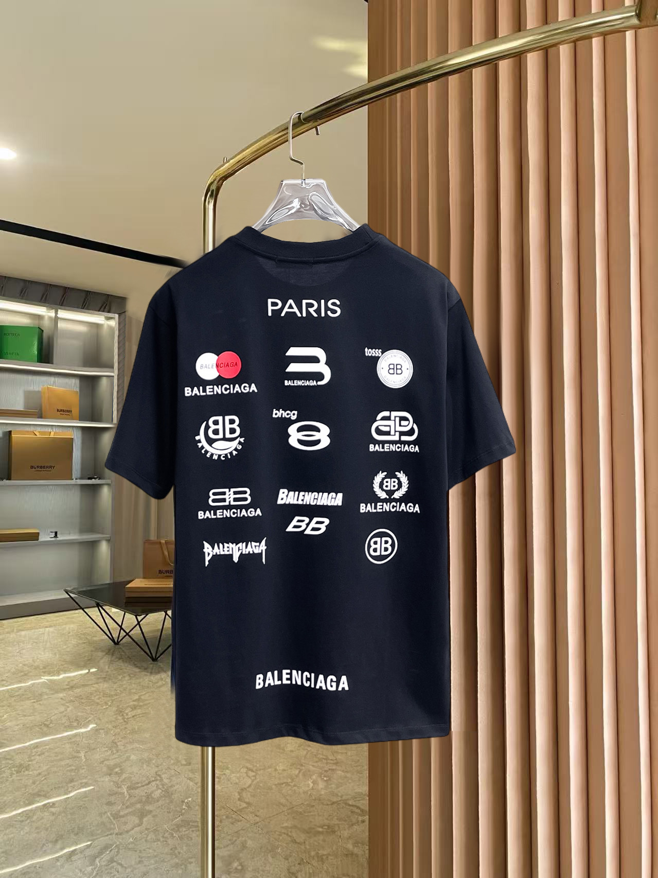 BALENCIAGA 高仿深色破洞短袖T恤 B字母Logo男女款做舊潮流上衣| 14 BALENCIAGA 高仿深色破洞短袖T恤 B字母Logo男女款做舊潮流上衣