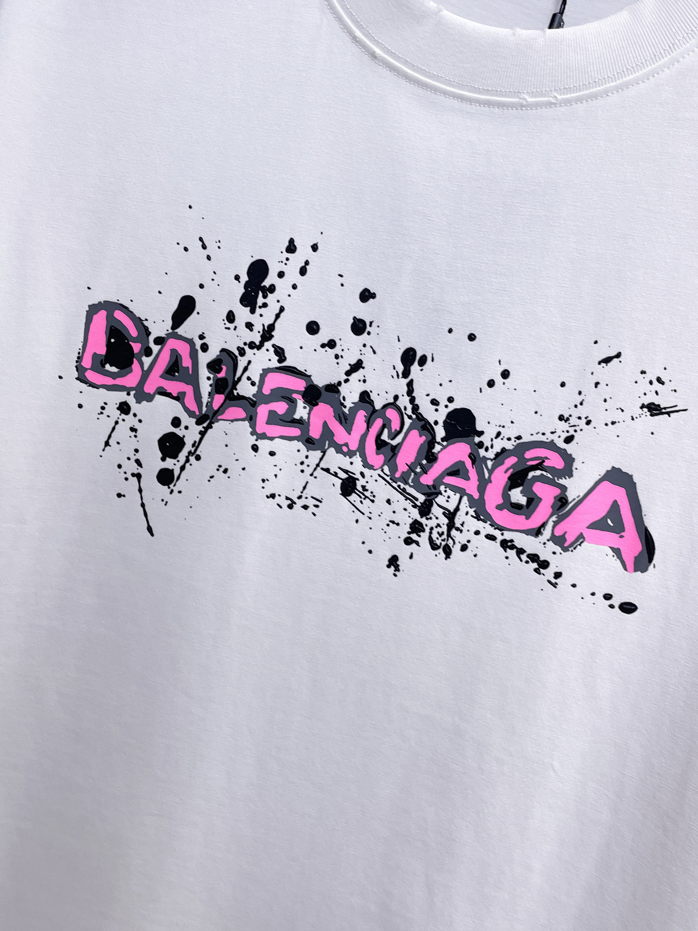 BALENCIAGA高仿男女款白色短袖T恤 粉紅塗鴉字母潑墨印花潮流上衣