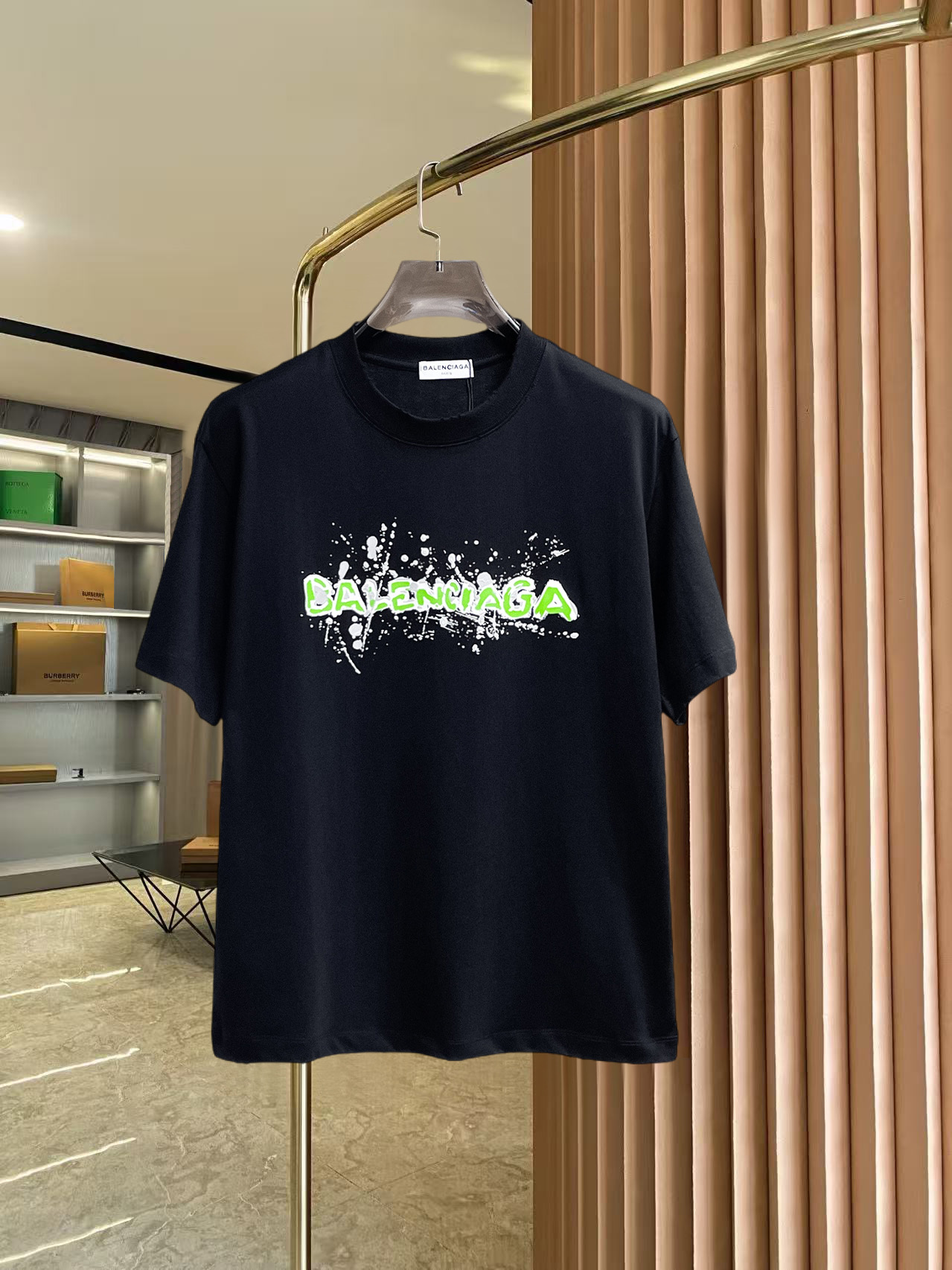 BALENCIAGA原單男女款黑色短袖T恤 綠白塗鴉Logo潑墨街頭休閒上衣