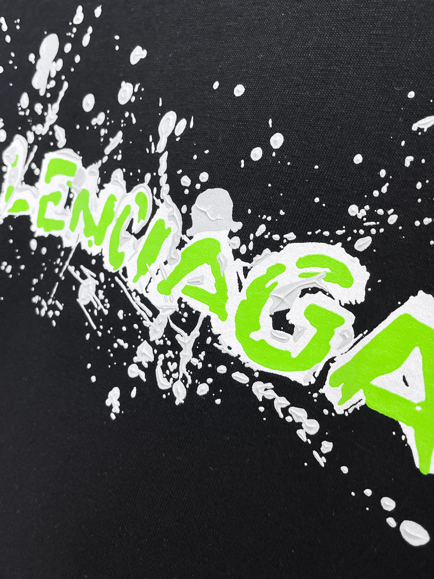 BALENCIAGA原單男女款黑色短袖T恤 綠白塗鴉Logo潑墨街頭休閒上衣| 11 BALENCIAGA原單男女款黑色短袖T恤 綠白塗鴉Logo潑墨街頭休閒上衣
