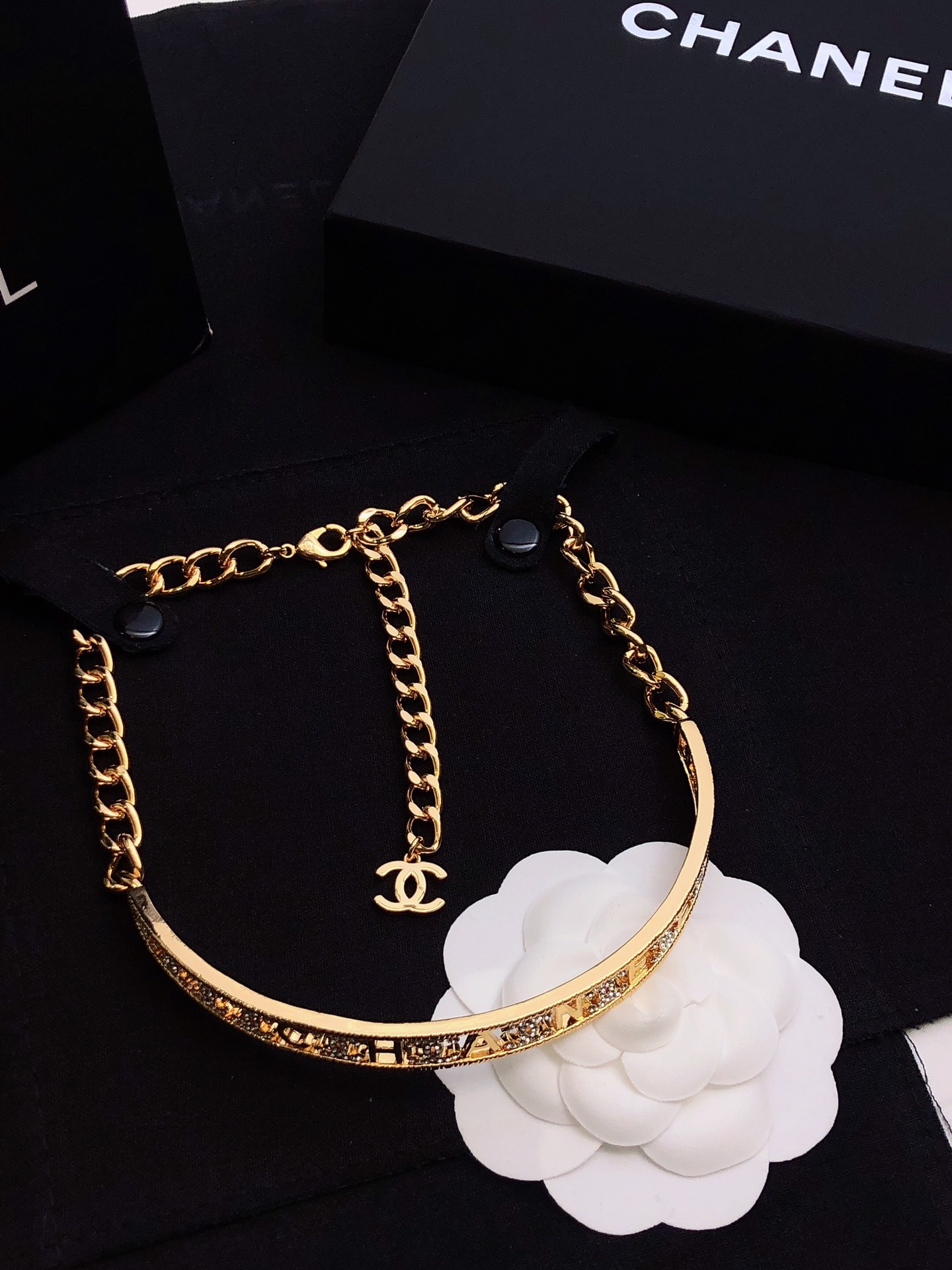 CHANEL高仿女士金色鏈條手鍊 字母鑲鑽弧形設計復古精品飾品| 12 CHANEL高仿女士金色鏈條手鍊 字母鑲鑽弧形設計復古精品飾品