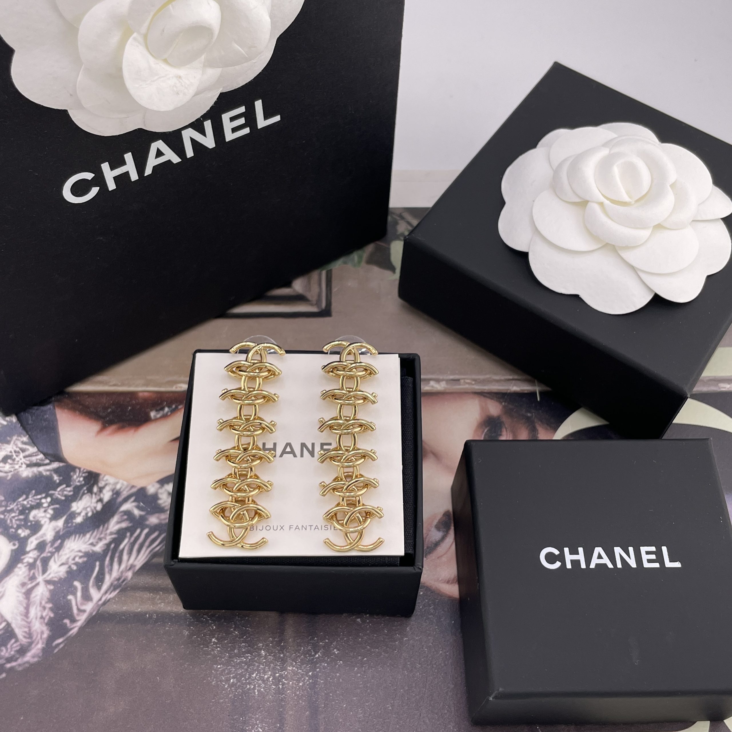 CHANEL高仿女士雙C長耳環 金色鏤空鏈節造型復古垂墜耳飾| 6 CHANEL高仿女士雙C長耳環 金色鏤空鏈節造型復古垂墜耳飾