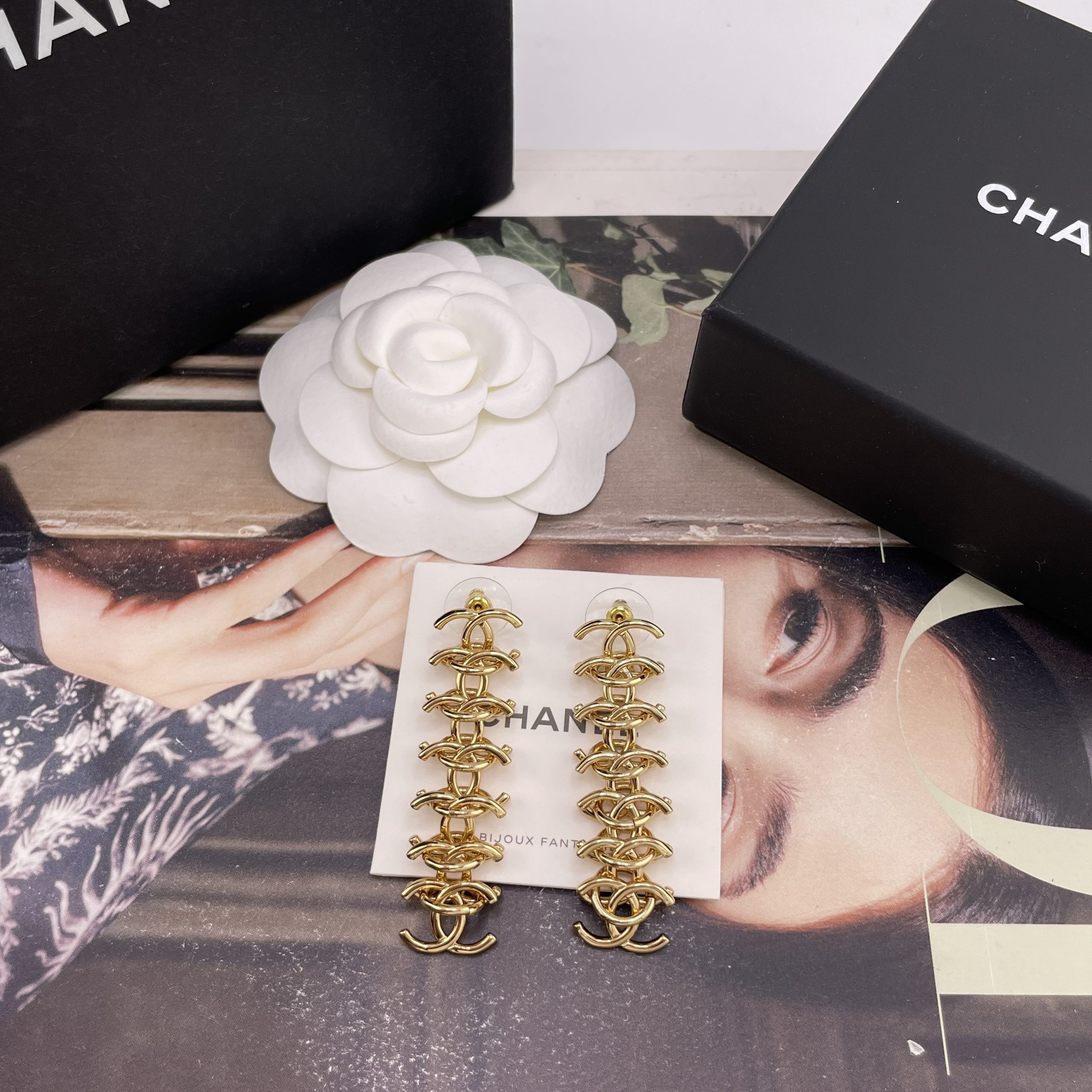 CHANEL高仿女士雙C長耳環 金色鏤空鏈節造型復古垂墜耳飾| 12 CHANEL高仿女士雙C長耳環 金色鏤空鏈節造型復古垂墜耳飾