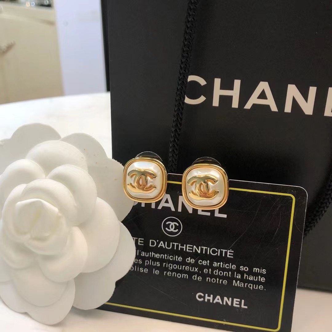 CHANEL高仿女士方形雙C耳環 金色白色琺瑯復古氣質耳釘