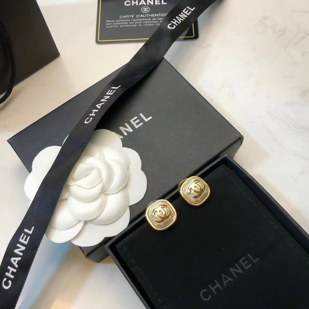 CHANEL高仿女士方形雙C耳環 金色白色琺瑯復古氣質耳釘