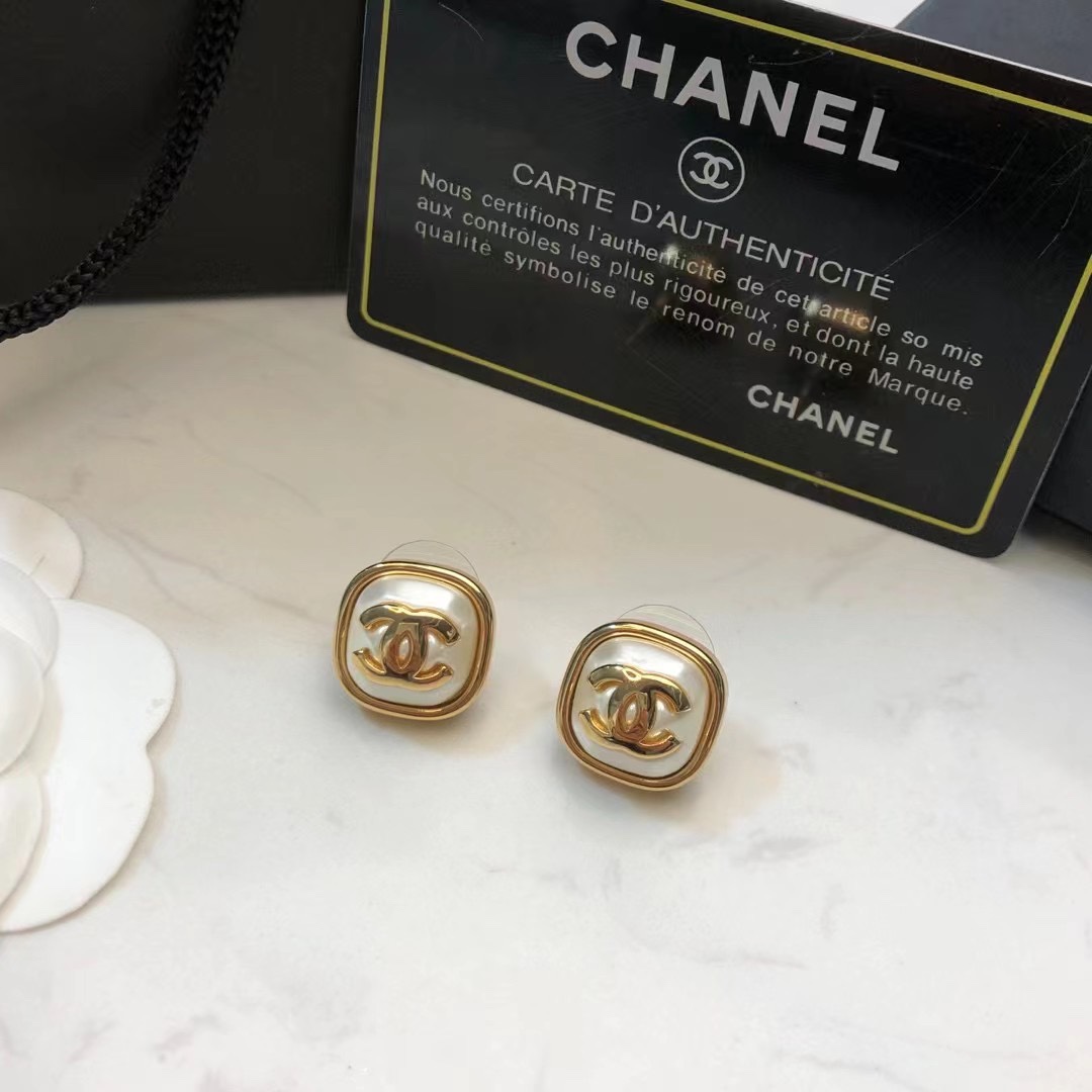 CHANEL高仿女士方形雙C耳環 金色白色琺瑯復古氣質耳釘