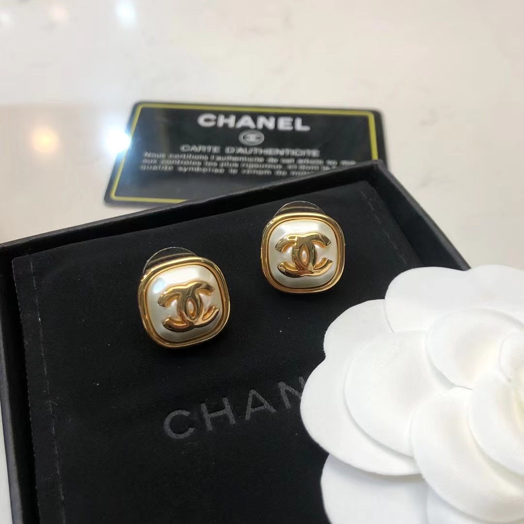CHANEL高仿女士方形雙C耳環 金色白色琺瑯復古氣質耳釘